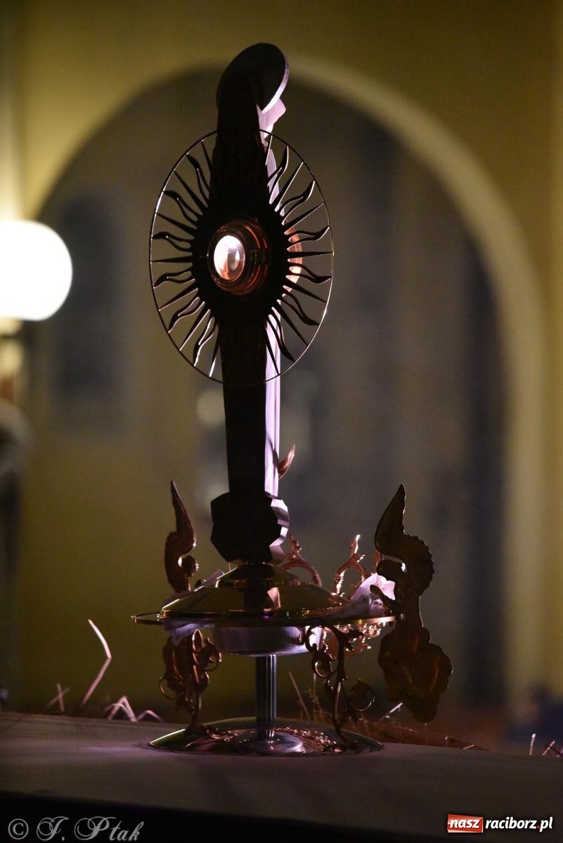 Zdjęcie w galerii na portalu naszraciborz.pl: Raciborski wieczór uwielbienia w świątecznej scenerii wiadomości z regionu