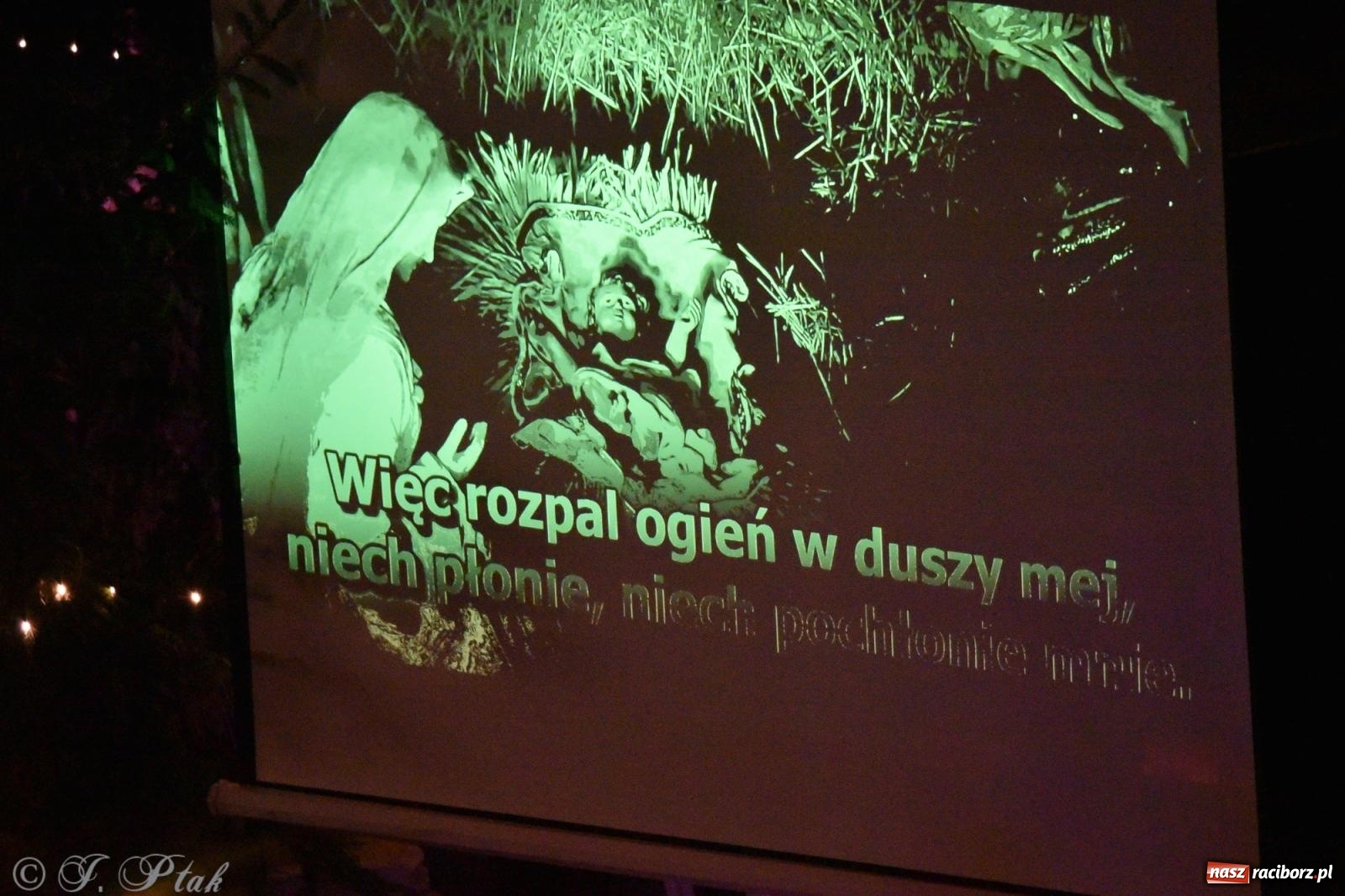 Zdjęcie w galerii na portalu naszraciborz.pl: Raciborski wieczór uwielbienia w świątecznej scenerii wiadomości z regionu