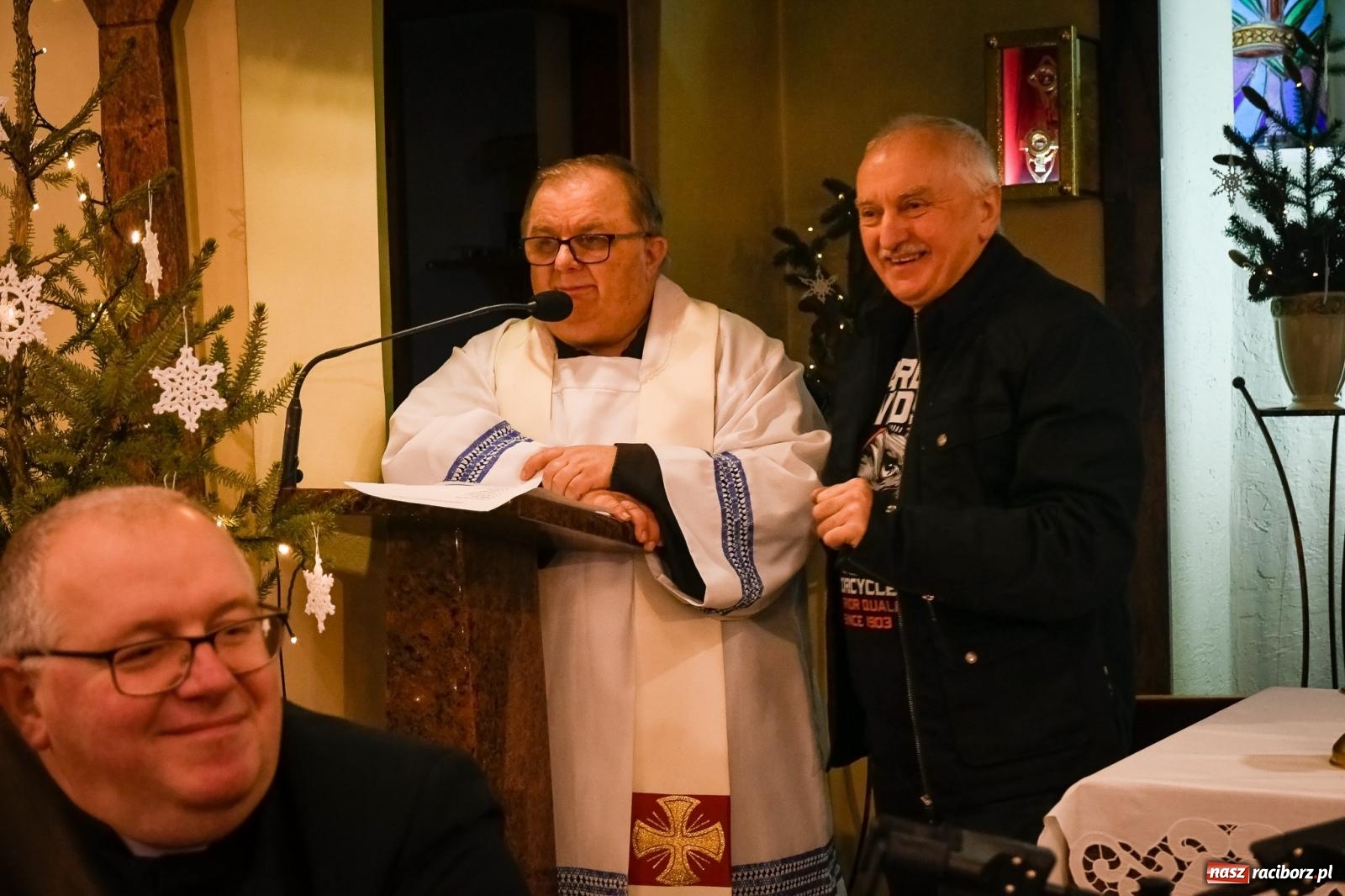 Zdjęcie w galerii na portalu naszraciborz.pl: Motocyklowe kolędowanie przy żłóbku w Oborze [FOTO i WIDEO] wiadomości z regionu