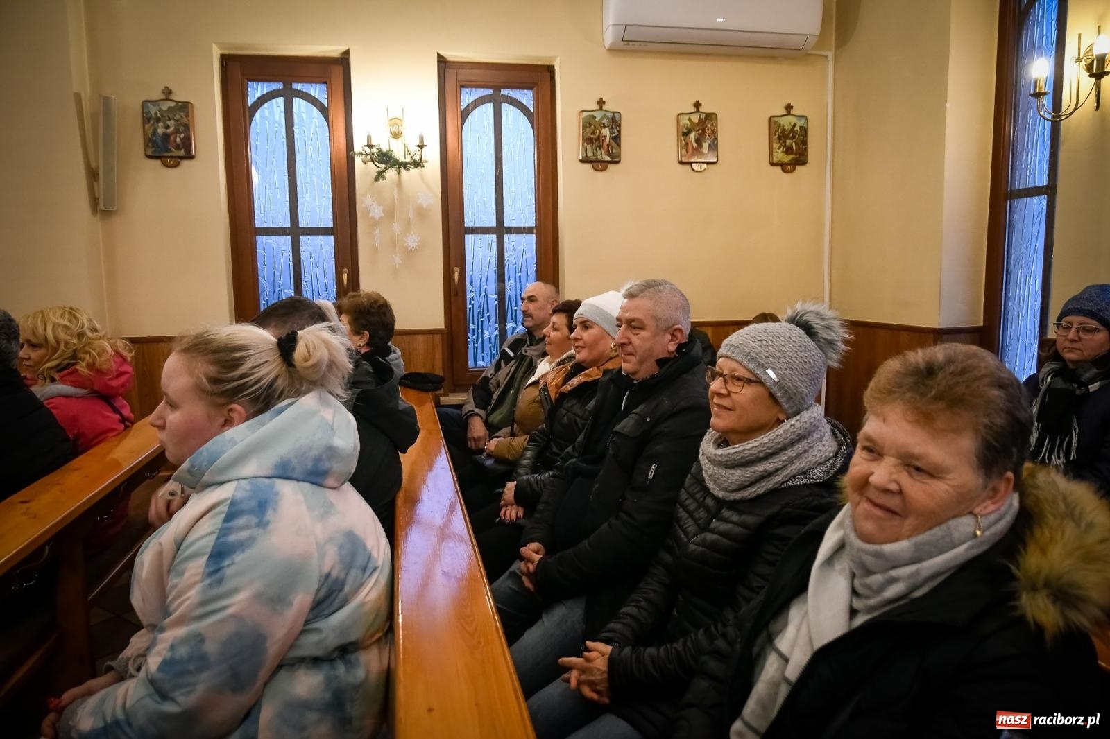 Zdjęcie w galerii na portalu naszraciborz.pl: Motocyklowe kolędowanie przy żłóbku w Oborze [FOTO i WIDEO] wiadomości z regionu