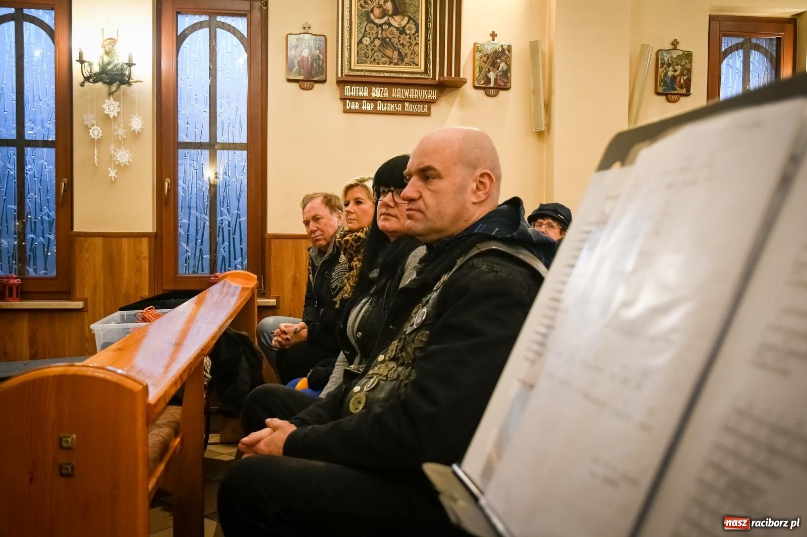 Zdjęcie w galerii na portalu naszraciborz.pl: Motocyklowe kolędowanie przy żłóbku w Oborze [FOTO i WIDEO] wiadomości z regionu