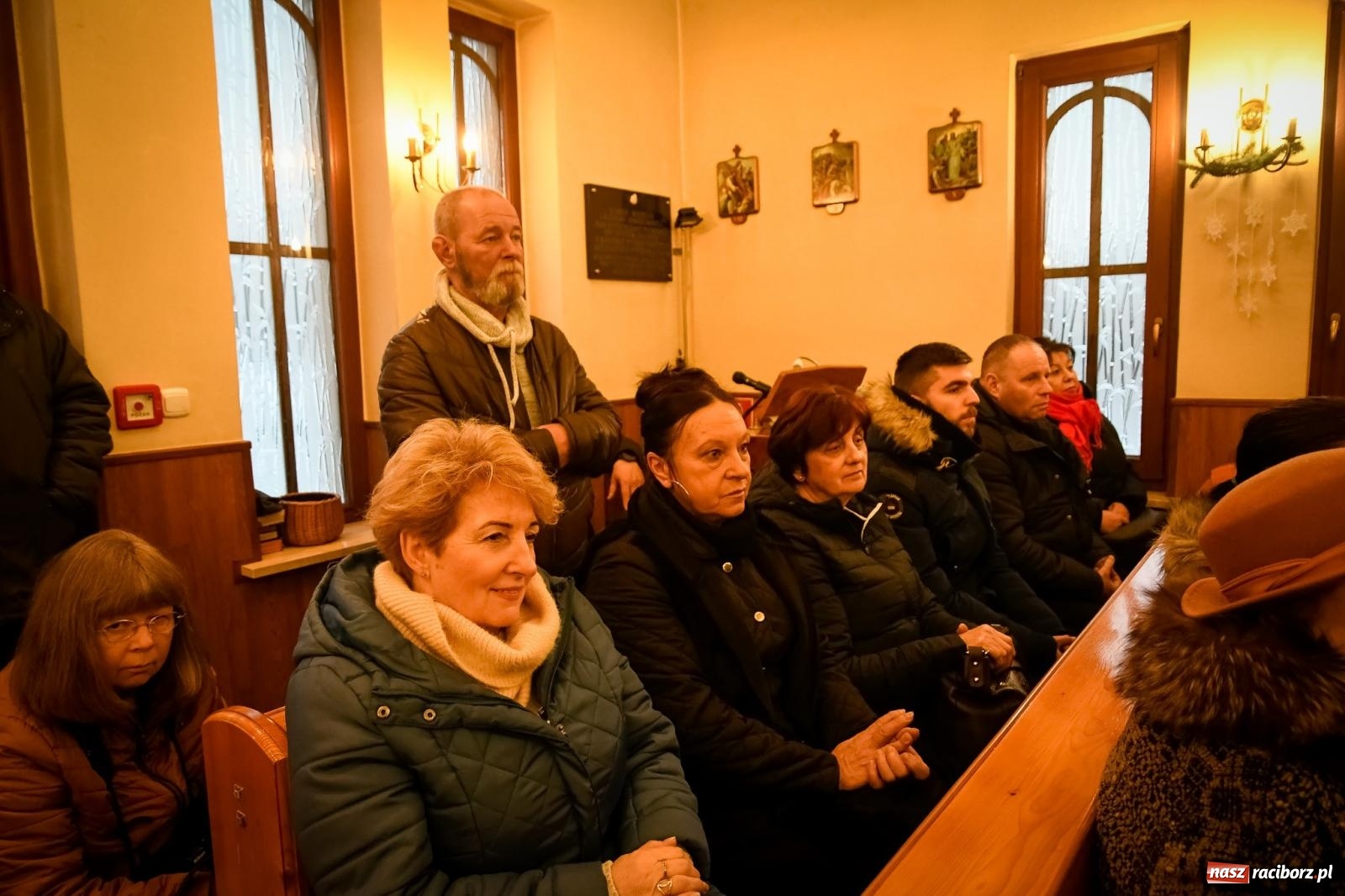 Zdjęcie w galerii na portalu naszraciborz.pl: Motocyklowe kolędowanie przy żłóbku w Oborze [FOTO i WIDEO] wiadomości z regionu