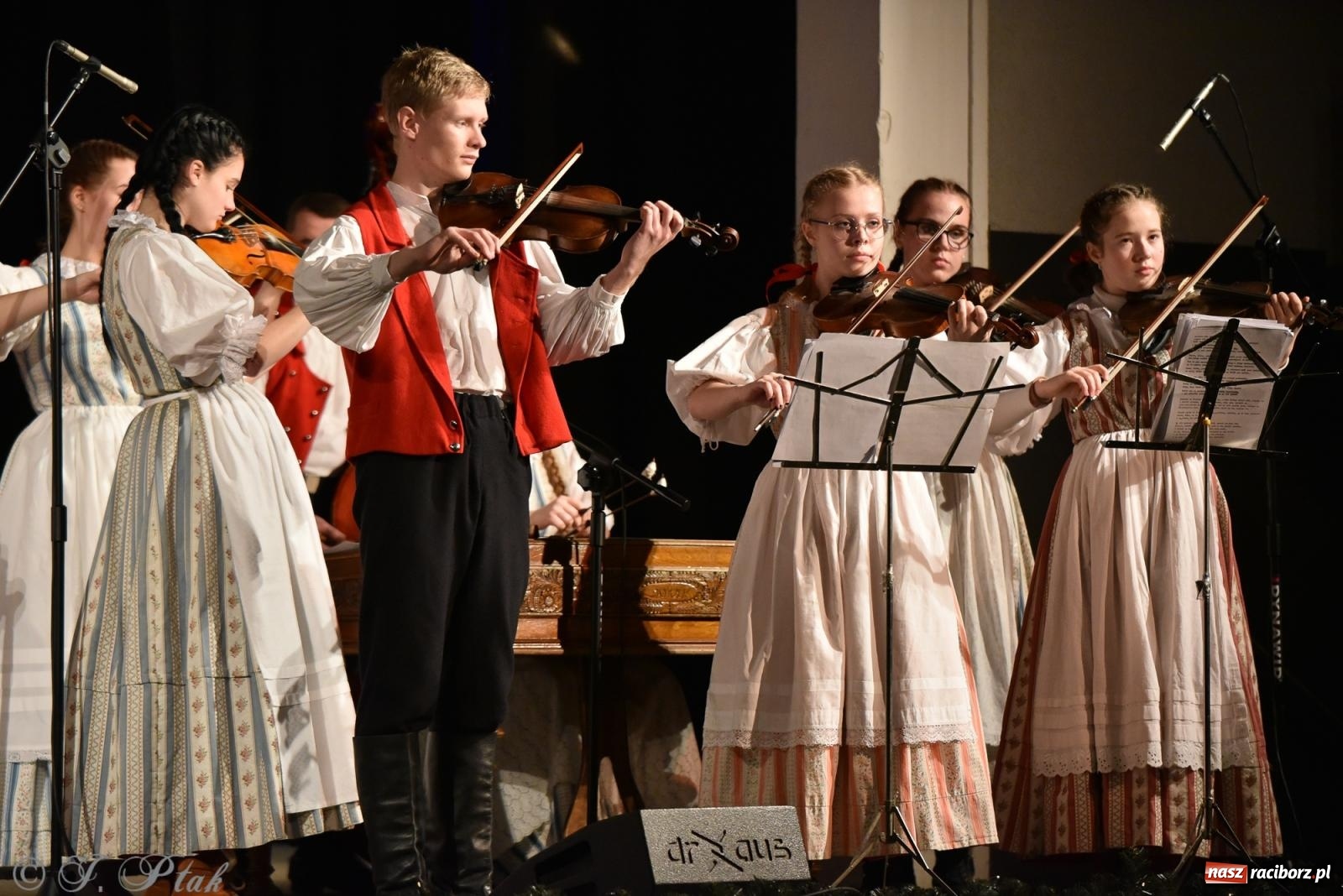 Zdjęcie w galerii na portalu naszraciborz.pl: Czesko-polski koncert kolędowy w Strzesze wiadomości z regionu