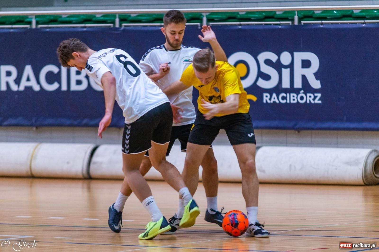 Zdjęcie w galerii na portalu naszraciborz.pl: Pierwszoligowe emocje w HLPN [FOTO] wiadomości z regionu