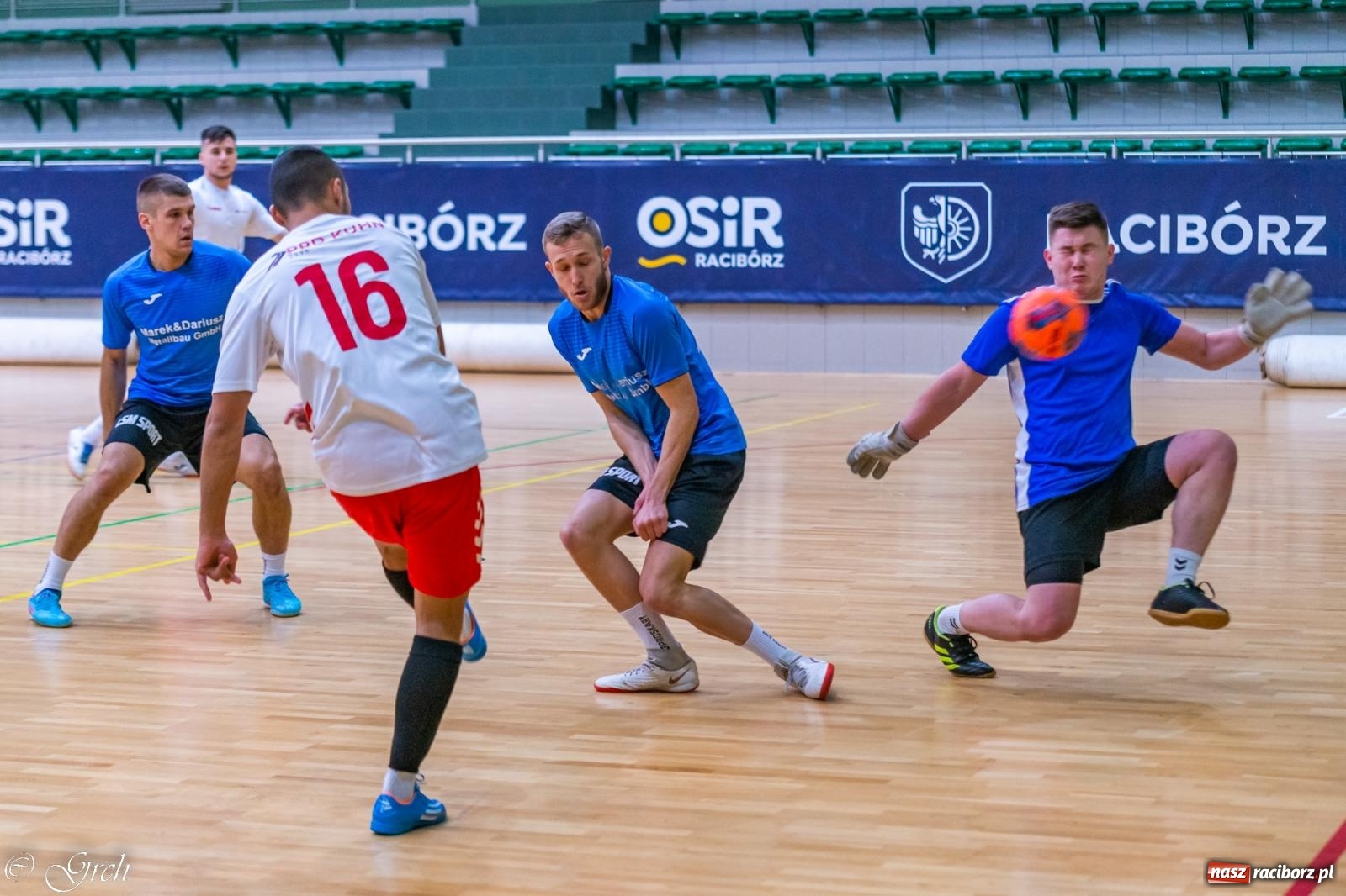 Zdjęcie w galerii na portalu naszraciborz.pl: Pierwszoligowe emocje w HLPN [FOTO] wiadomości z regionu