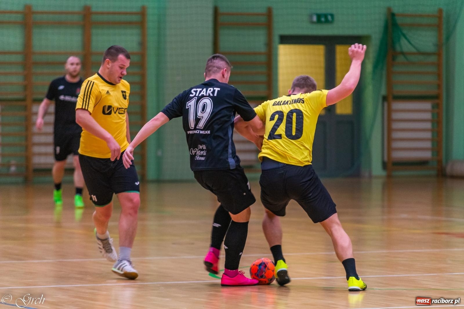 Zdjęcie w galerii na portalu naszraciborz.pl: Pierwszoligowe emocje w HLPN [FOTO] wiadomości z regionu