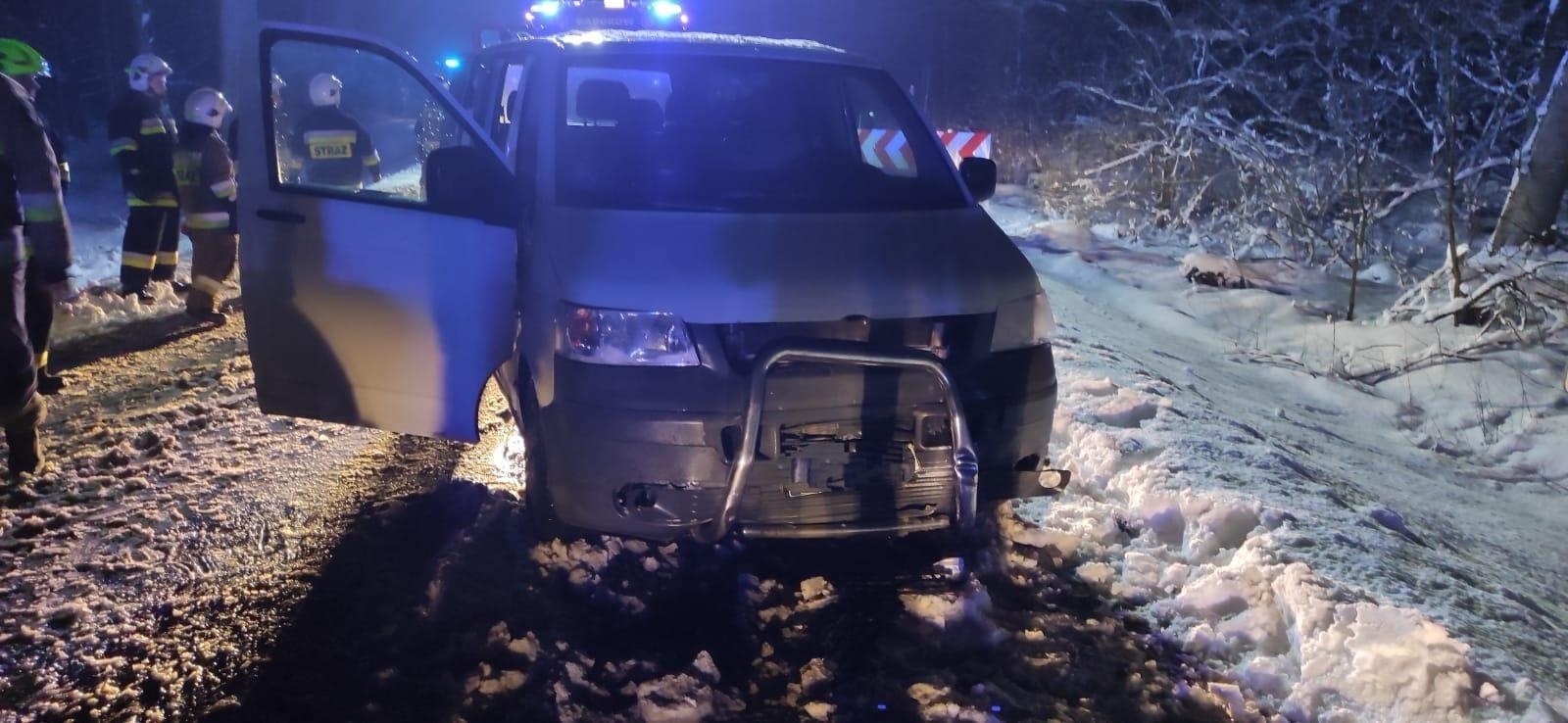 Zdjęcie w galerii na portalu naszraciborz.pl: Dwa volkswageny zderzyły się w Krowiarkach [FOTO] wiadomości z regionu