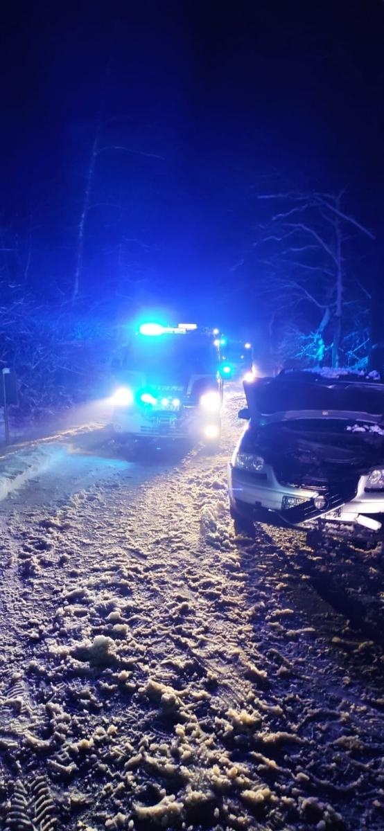 Zdjęcie w galerii na portalu naszraciborz.pl: Dwa volkswageny zderzyły się w Krowiarkach [FOTO] wiadomości z regionu