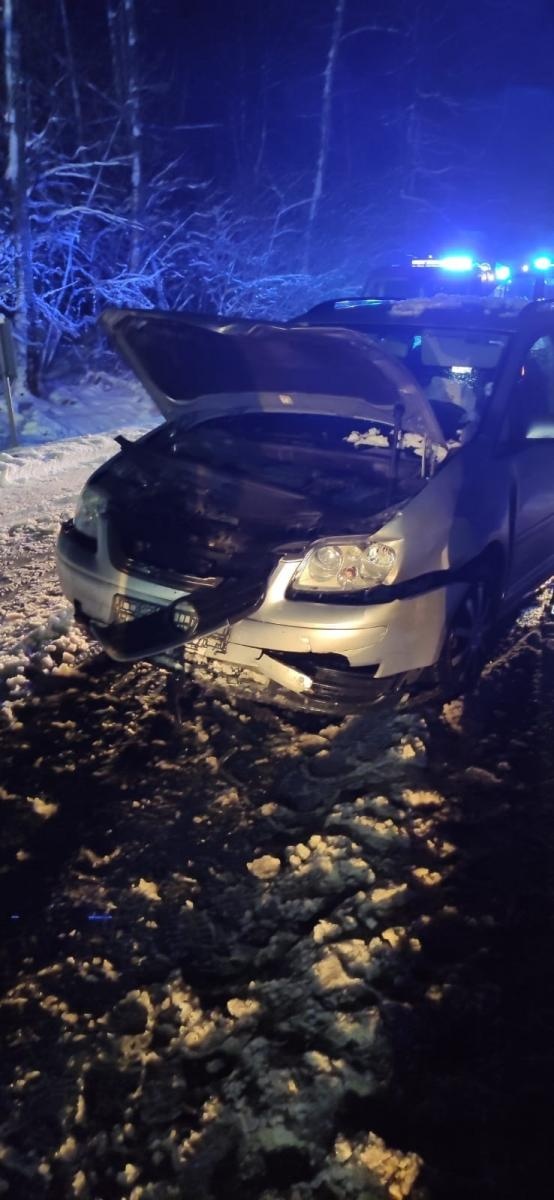 Zdjęcie w galerii na portalu naszraciborz.pl: Dwa volkswageny zderzyły się w Krowiarkach [FOTO] wiadomości z regionu