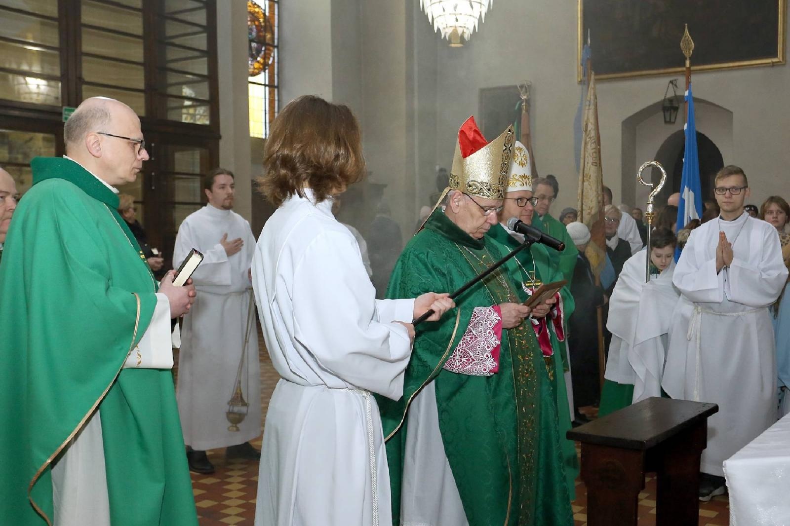 Zdjęcie w galerii na portalu naszraciborz.pl: Nowy biskup opolski odwiedził Racibórz [FOTO] wiadomości z regionu