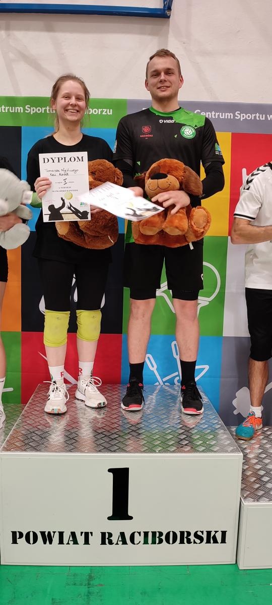 Zdjęcie w galerii na portalu naszraciborz.pl: Na Klasztornej rywalizowały dwójki siatkarskie wiadomości z regionu