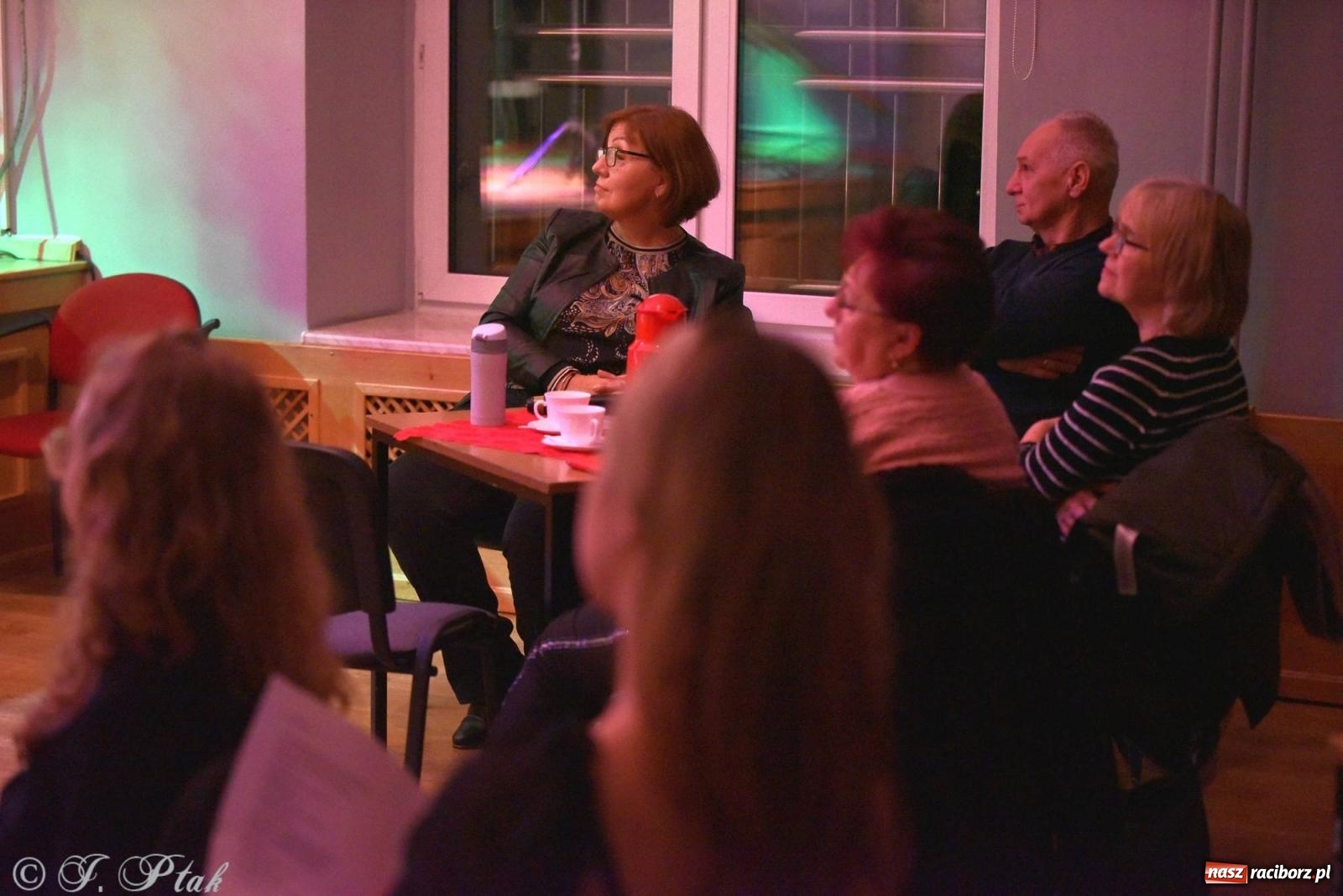 Zdjęcie w galerii na portalu naszraciborz.pl: Piosenki nie tylko ZIMOWE. Koncert w MDK wiadomości z regionu