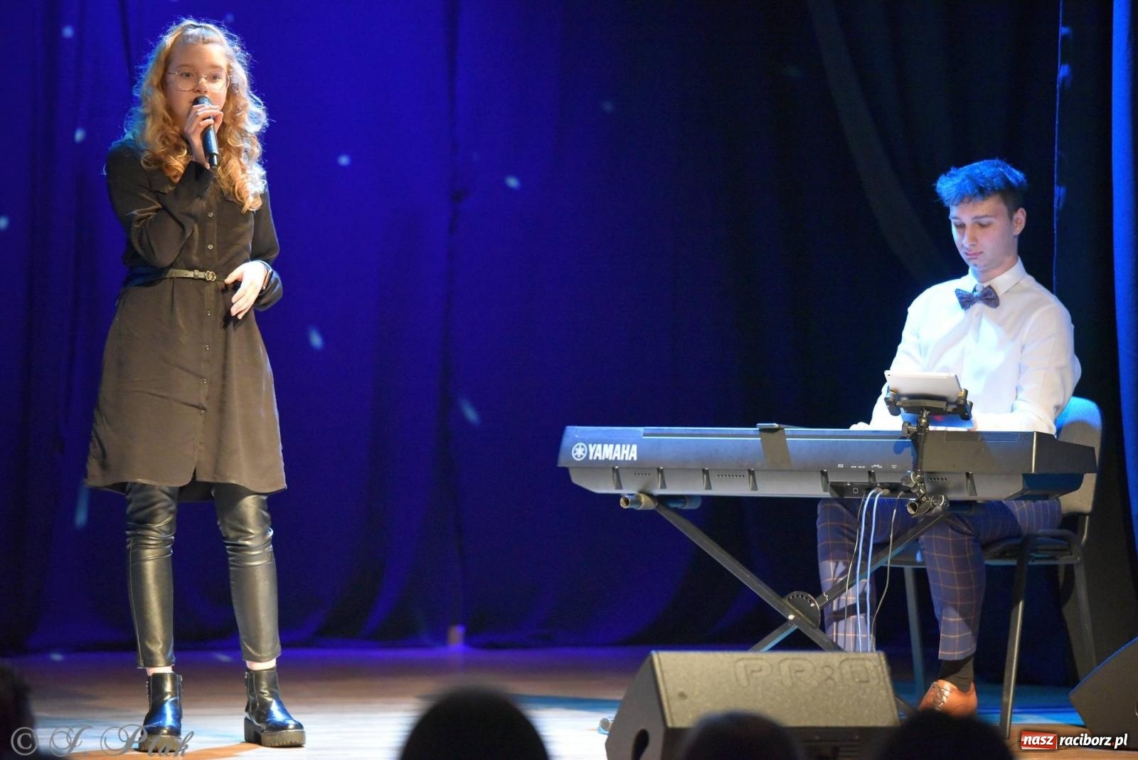 Zdjęcie w galerii na portalu naszraciborz.pl: Piosenki nie tylko ZIMOWE. Koncert w MDK wiadomości z regionu