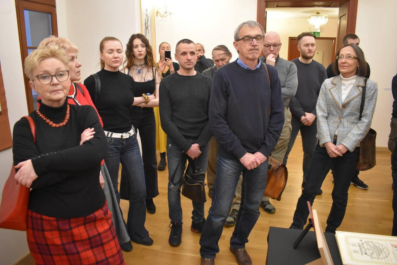 Zdjęcie w galerii na portalu naszraciborz.pl: Ślady tuszu na mieczu - tradycyjne malarstwo japońskie na zamku wiadomości z regionu