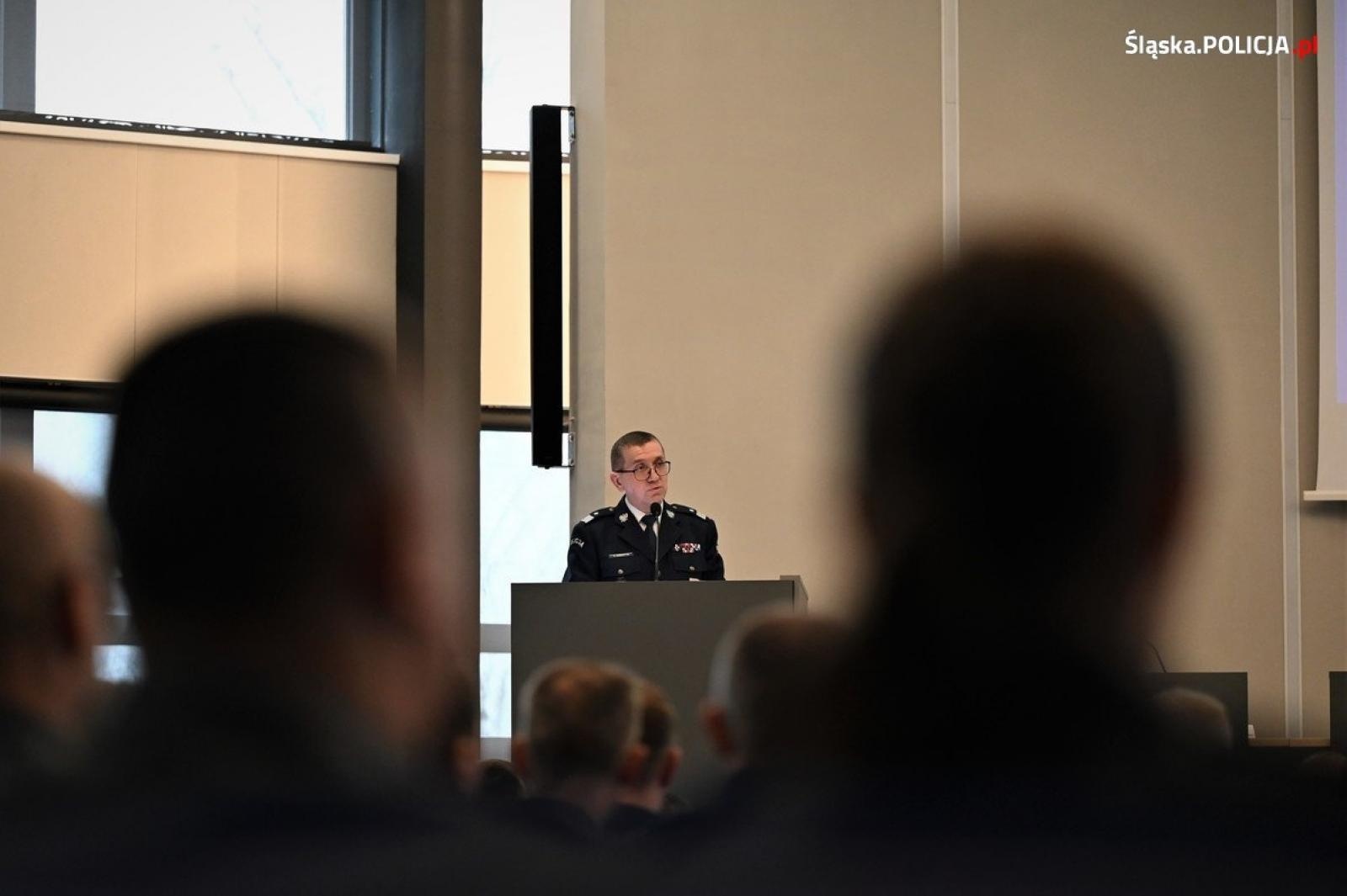 Zdjęcie w galerii na portalu naszraciborz.pl: Sto zarzutów dziennie. Roczna odprawa w śląskim garnizonie wiadomości z regionu