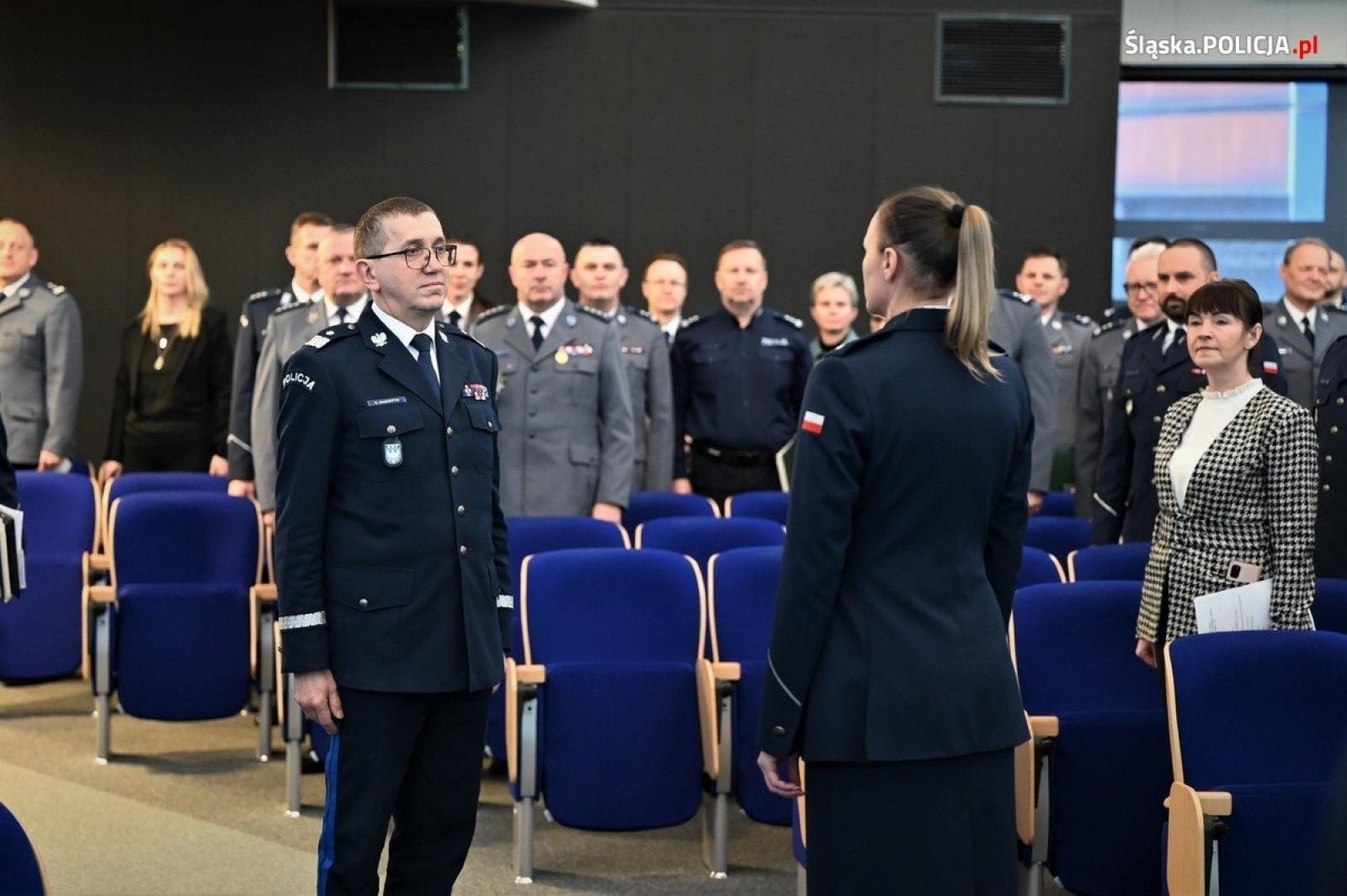 Zdjęcie w galerii na portalu naszraciborz.pl: Sto zarzutów dziennie. Roczna odprawa w śląskim garnizonie wiadomości z regionu