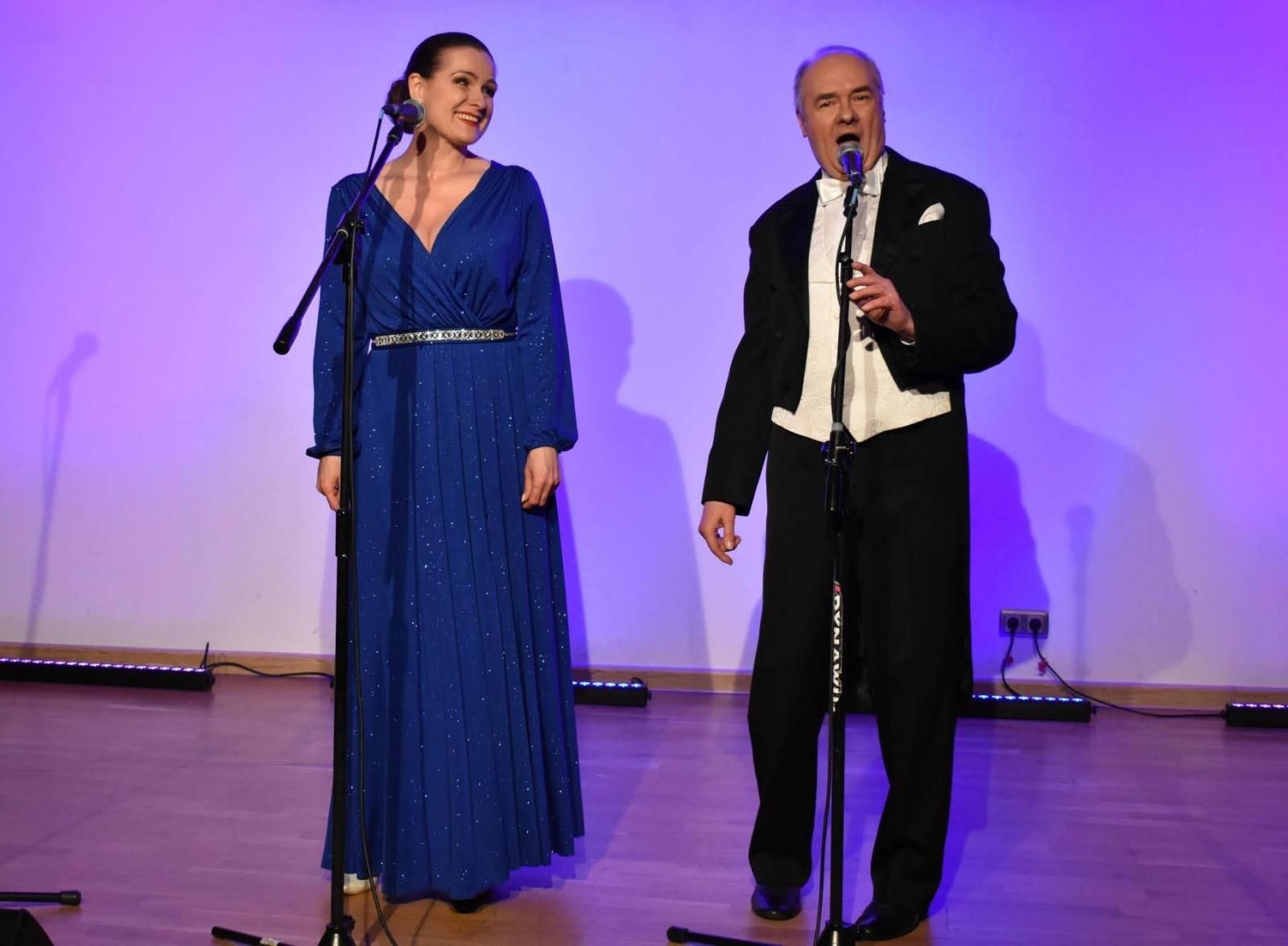 Zdjęcie w galerii na portalu naszraciborz.pl: Operetkowe przeboje z nutką humoru na zamku wiadomości z regionu