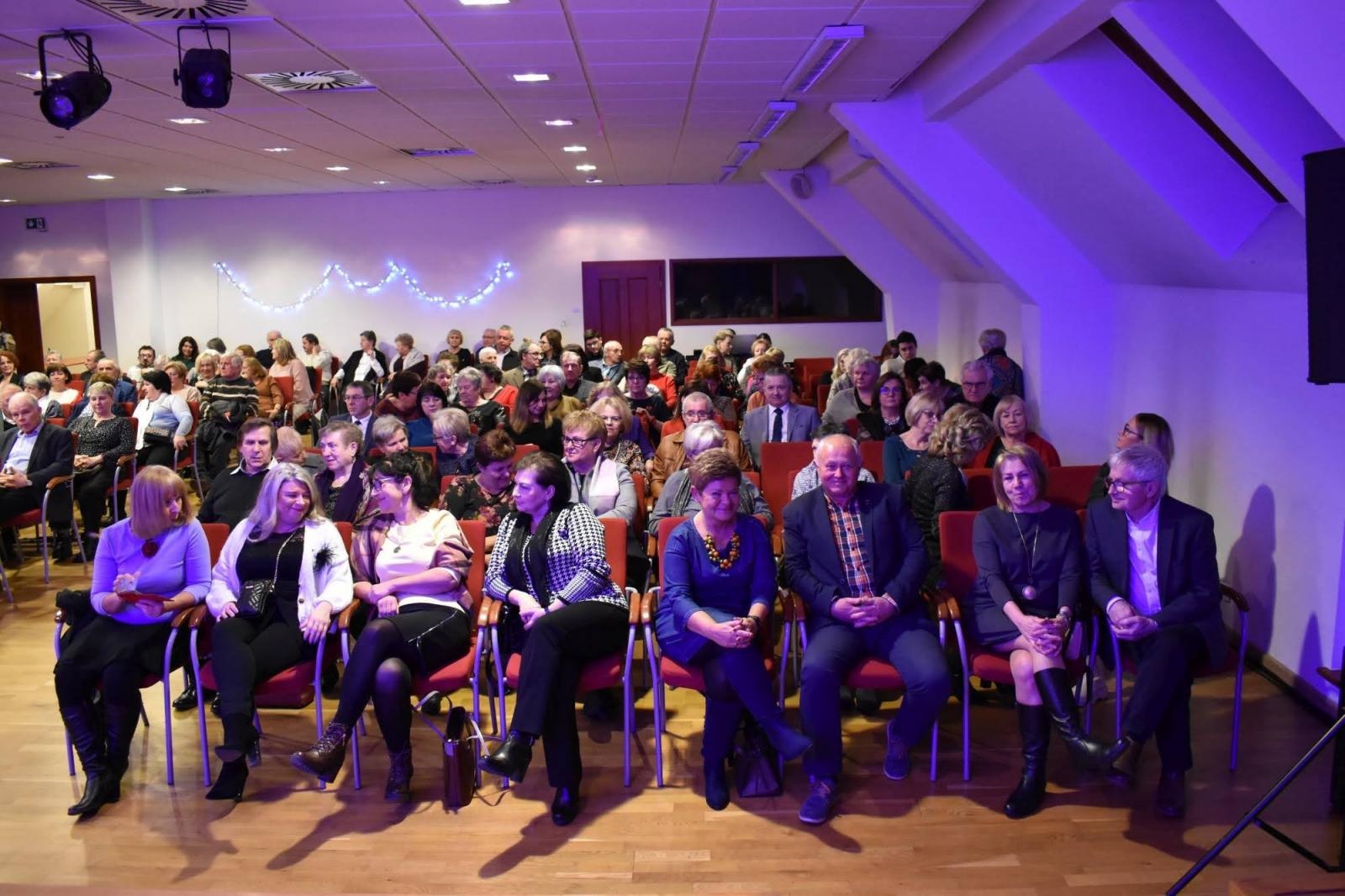 Zdjęcie w galerii na portalu naszraciborz.pl: Operetkowe przeboje z nutką humoru na zamku wiadomości z regionu