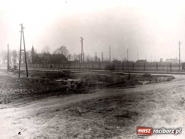 Zdjęcie w galerii na portalu naszraciborz.pl: Rafako na starych zdjęciach wiadomości z regionu