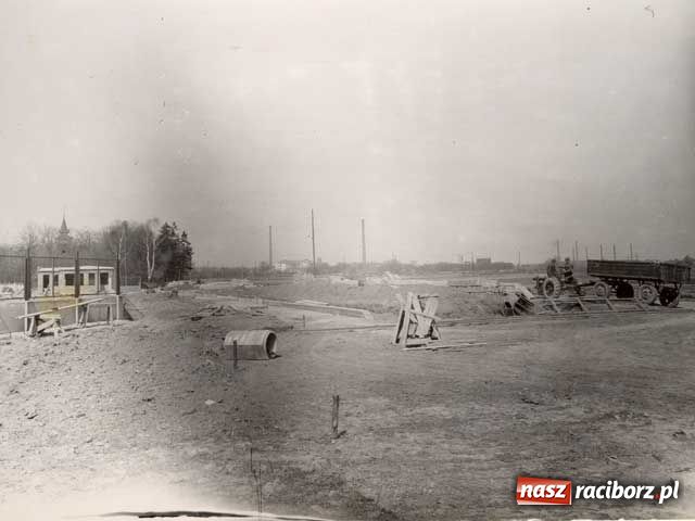 Zdjęcie w galerii na portalu naszraciborz.pl: Rafako na starych zdjęciach wiadomości z regionu