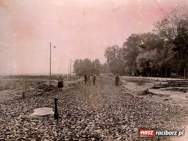 Zdjęcie w galerii na portalu naszraciborz.pl: Rafako na starych zdjęciach wiadomości z regionu