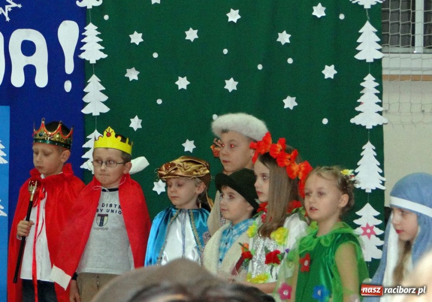 Zdjęcie w galerii na portalu naszraciborz.pl: Zachwycające jasełka w Zawadzie wiadomości z regionu
