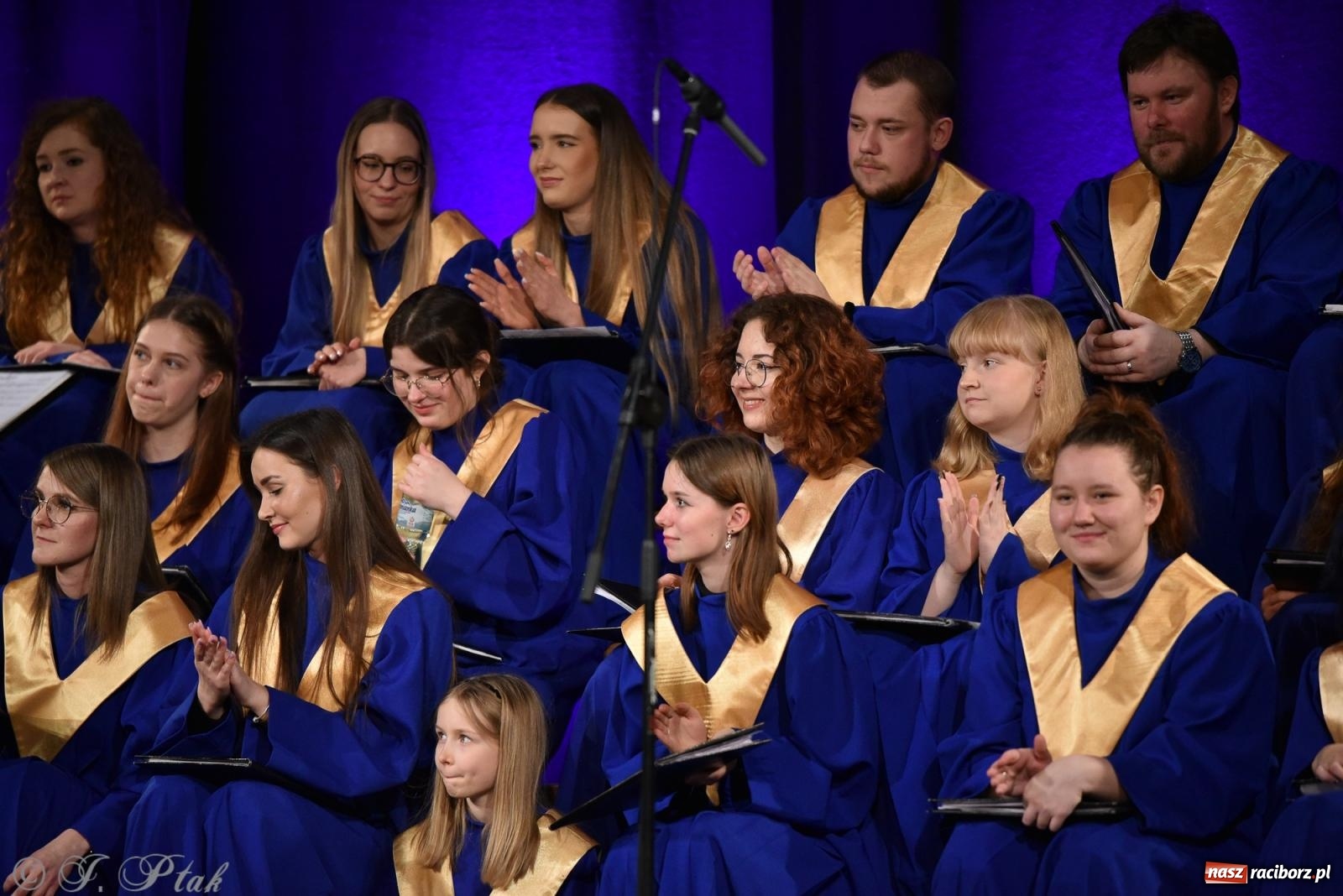 Zdjęcie w galerii na portalu naszraciborz.pl: Bel Canto kolędowo na dobry start WOŚP-u [FOTO i WIDEO] wiadomości z regionu