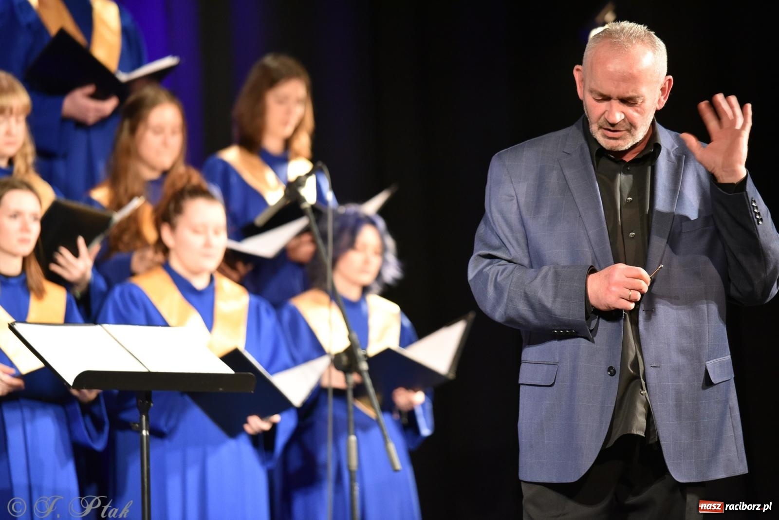 Zdjęcie w galerii na portalu naszraciborz.pl: Bel Canto kolędowo na dobry start WOŚP-u [FOTO i WIDEO] wiadomości z regionu