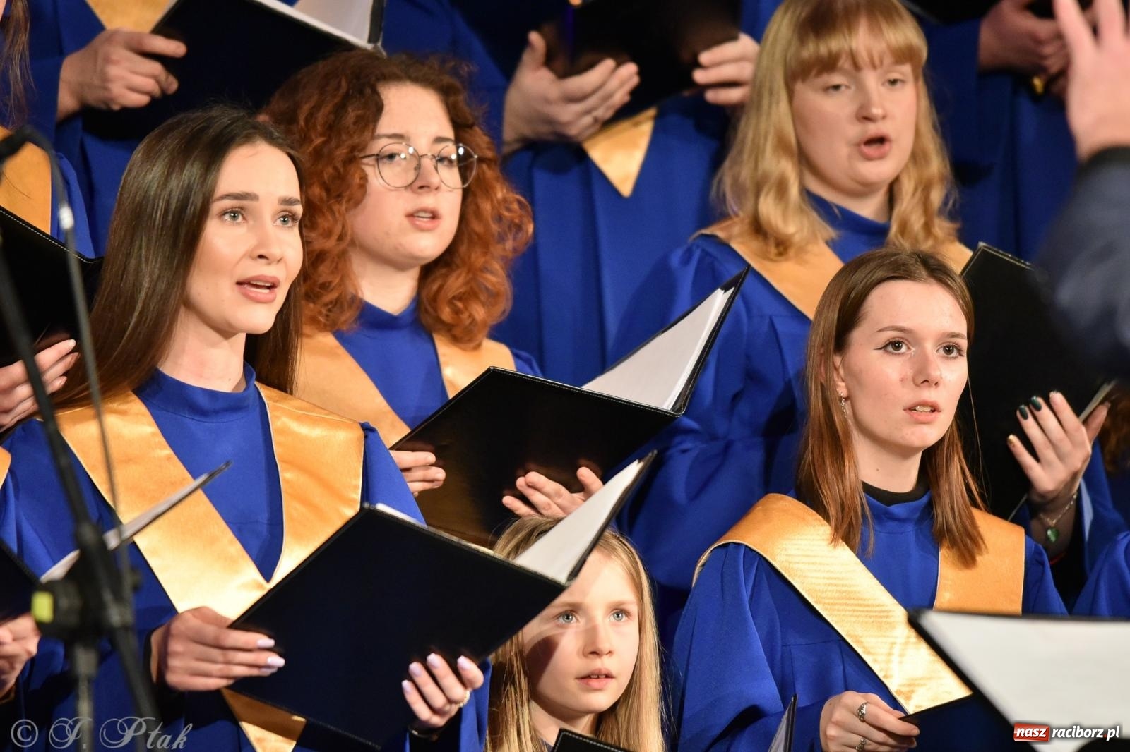 Zdjęcie w galerii na portalu naszraciborz.pl: Bel Canto kolędowo na dobry start WOŚP-u [FOTO i WIDEO] wiadomości z regionu