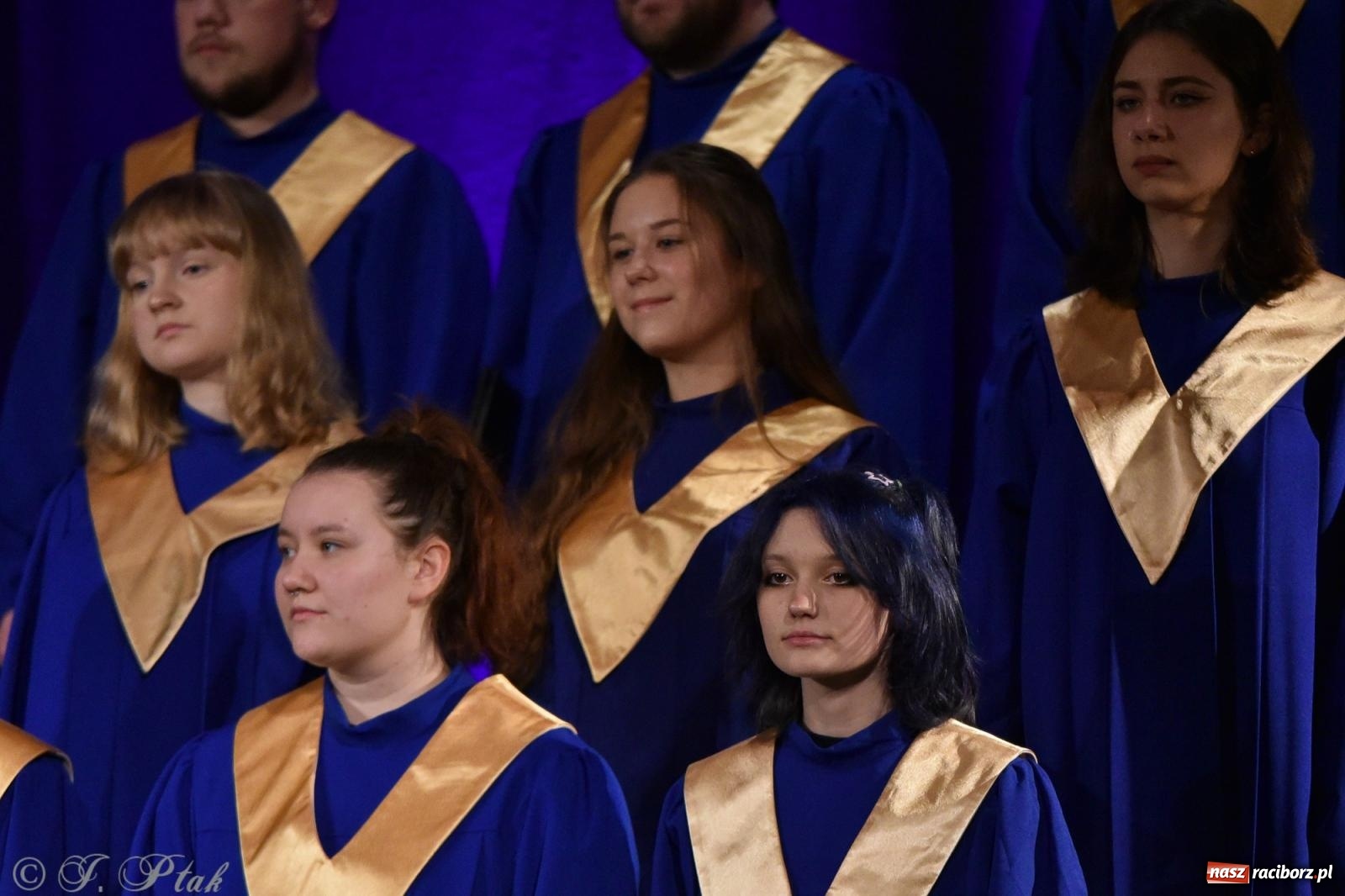 Zdjęcie w galerii na portalu naszraciborz.pl: Bel Canto kolędowo na dobry start WOŚP-u [FOTO i WIDEO] wiadomości z regionu