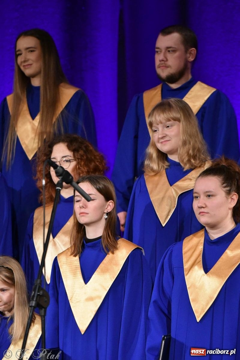 Zdjęcie w galerii na portalu naszraciborz.pl: Bel Canto kolędowo na dobry start WOŚP-u [FOTO i WIDEO] wiadomości z regionu