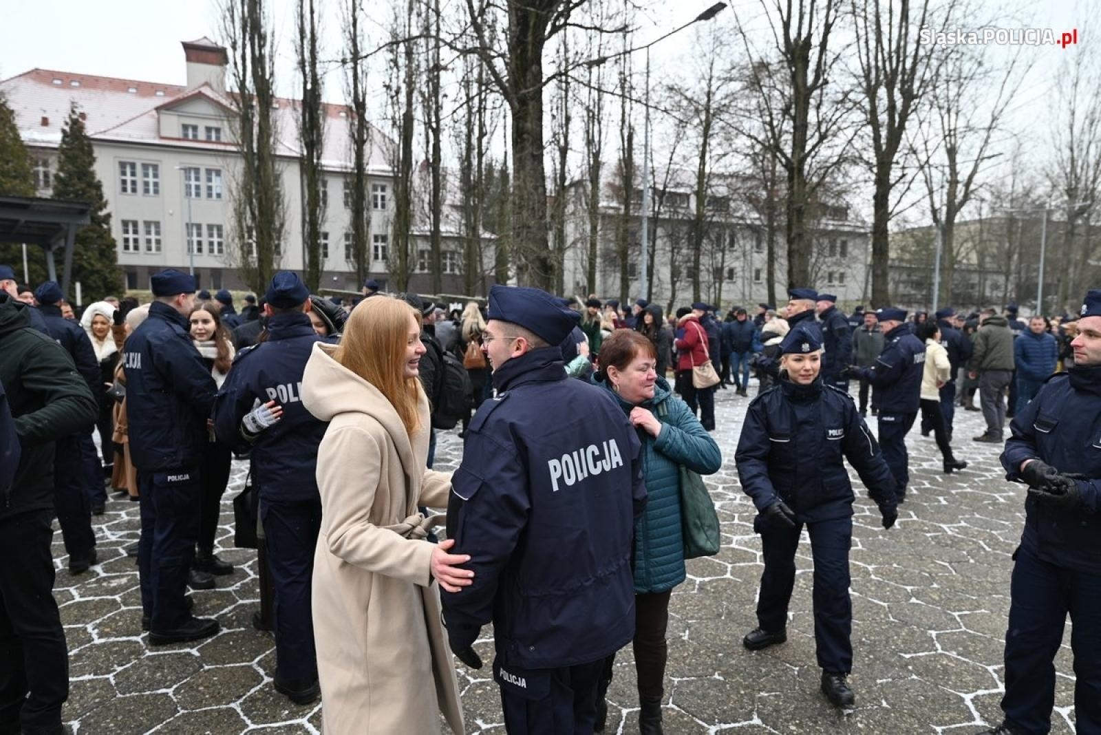 Zdjęcie w galerii na portalu naszraciborz.pl: Pierwsze w tym roku ślubowanie nowych policjantów wiadomości z regionu