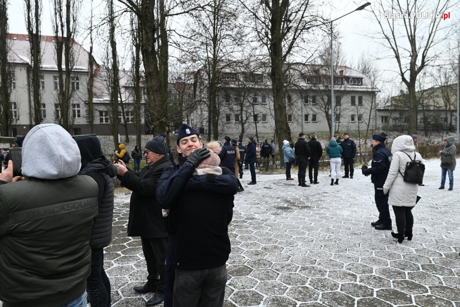 Zdjęcie w galerii na portalu naszraciborz.pl: Pierwsze w tym roku ślubowanie nowych policjantów wiadomości z regionu