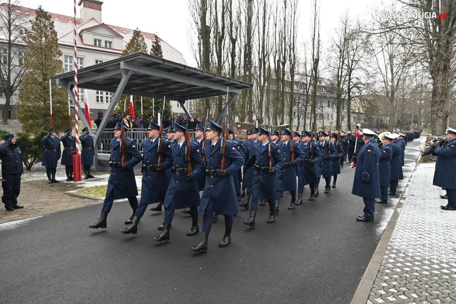Zdjęcie w galerii na portalu naszraciborz.pl: Pierwsze w tym roku ślubowanie nowych policjantów wiadomości z regionu