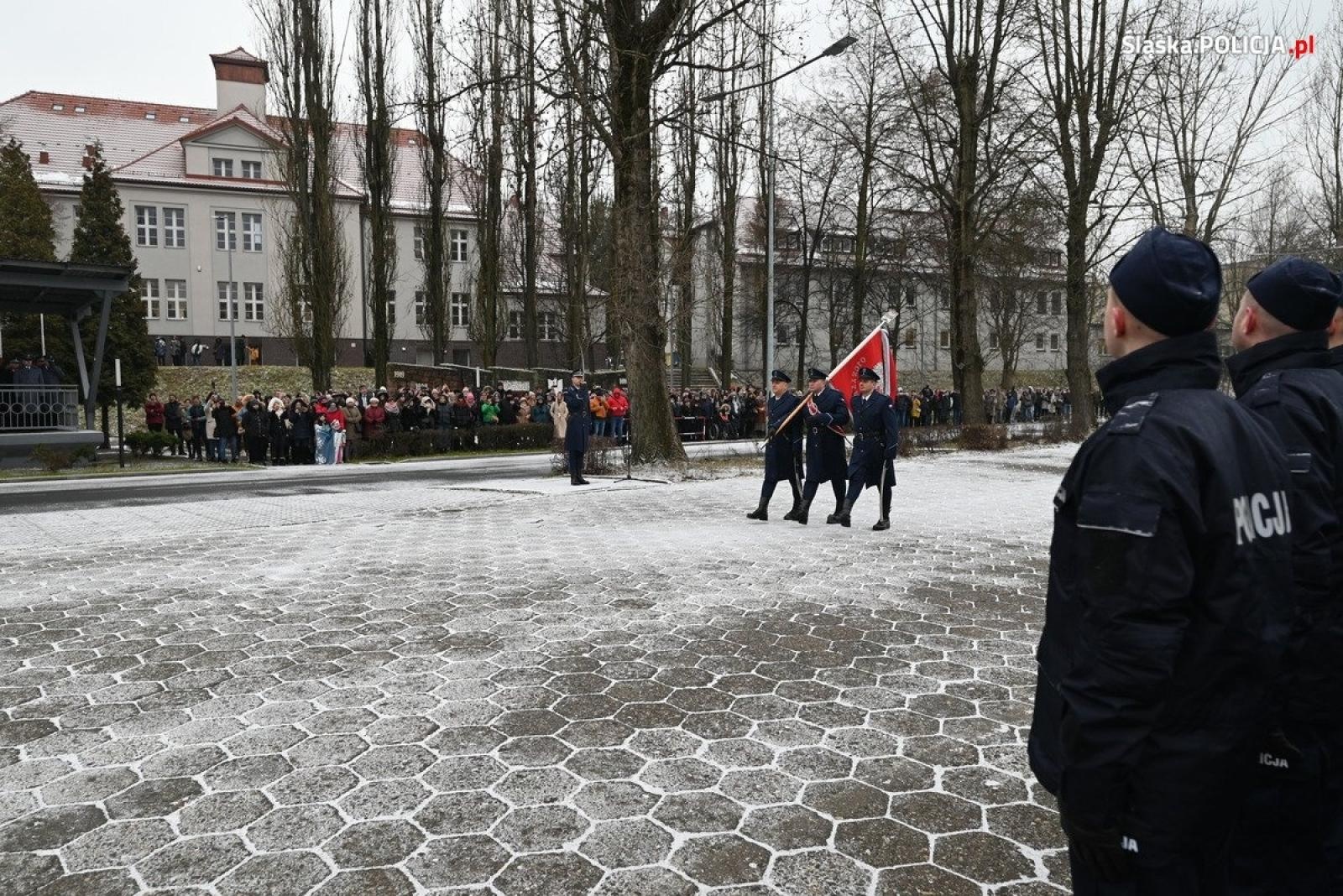 Zdjęcie w galerii na portalu naszraciborz.pl: Pierwsze w tym roku ślubowanie nowych policjantów wiadomości z regionu
