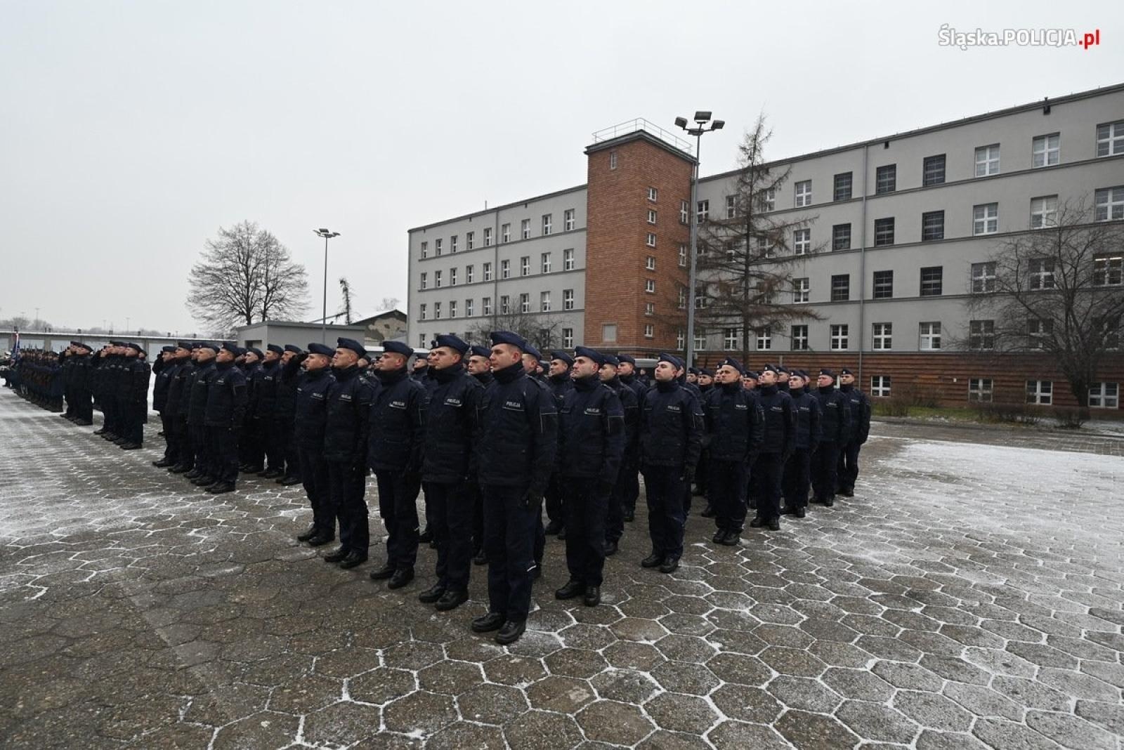 Zdjęcie w galerii na portalu naszraciborz.pl: Pierwsze w tym roku ślubowanie nowych policjantów wiadomości z regionu