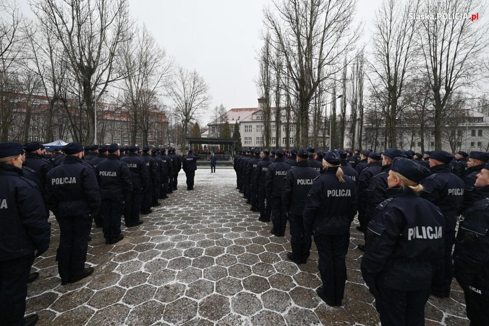 Zdjęcie w galerii na portalu naszraciborz.pl: Pierwsze w tym roku ślubowanie nowych policjantów wiadomości z regionu