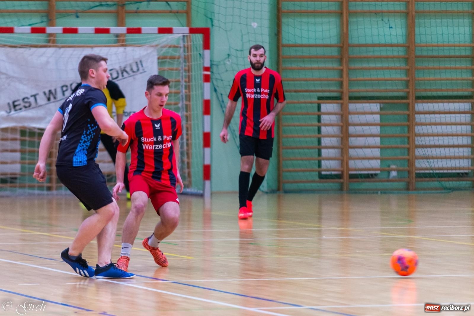 Zdjęcie w galerii na portalu naszraciborz.pl: HLPN. Sobota z futsalem w hali przy Łąkowej [FOTO i WIDEO] wiadomości z regionu