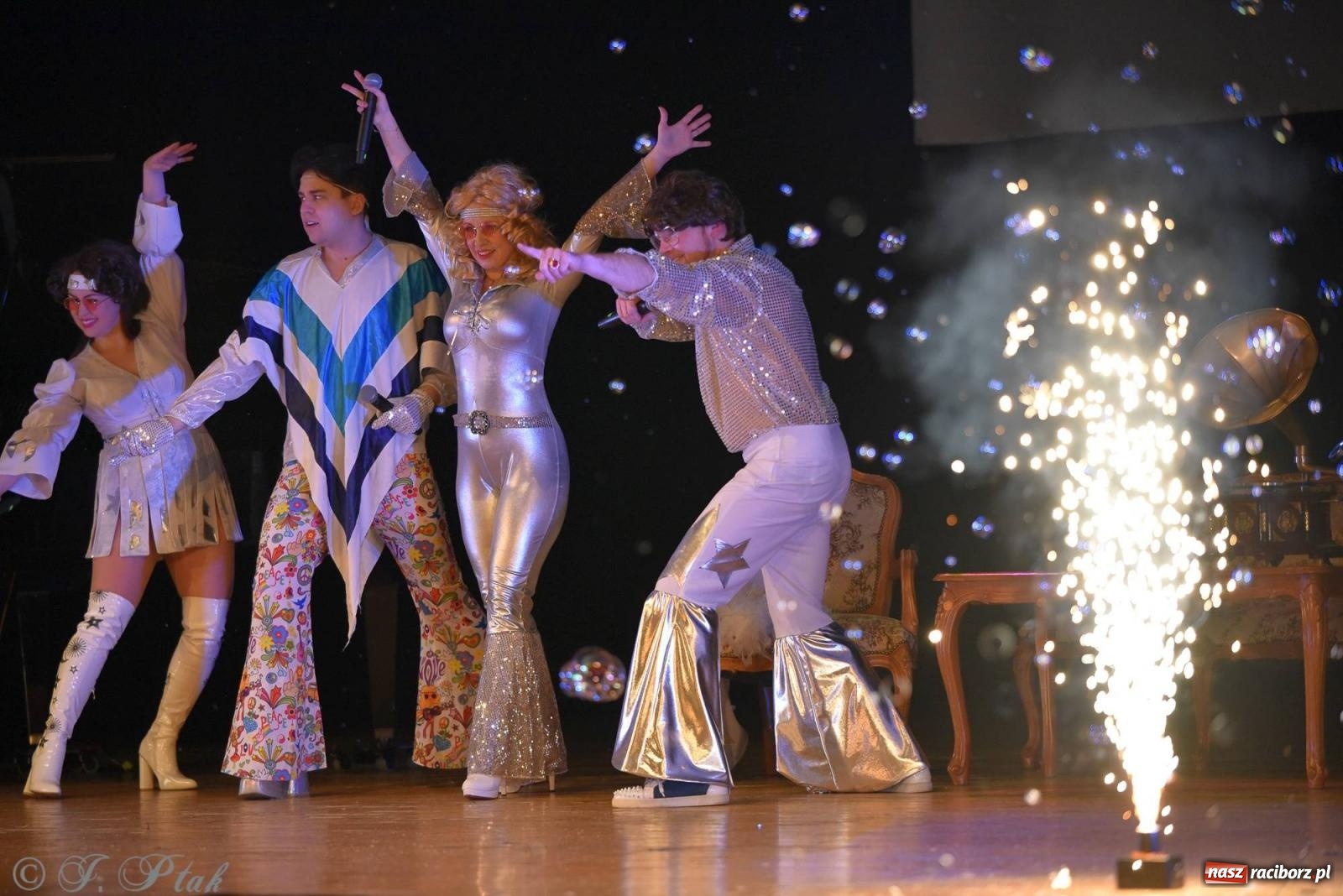 Zdjęcie w galerii na portalu naszraciborz.pl: Baśń dla dorosłych - operetka i musical na deskach RCK [FOTO i WIDEO] wiadomości z regionu
