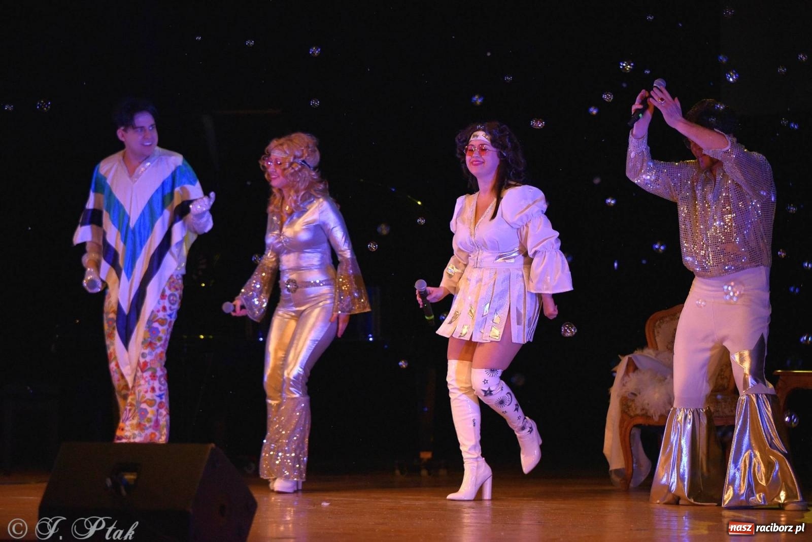 Zdjęcie w galerii na portalu naszraciborz.pl: Baśń dla dorosłych - operetka i musical na deskach RCK [FOTO i WIDEO] wiadomości z regionu