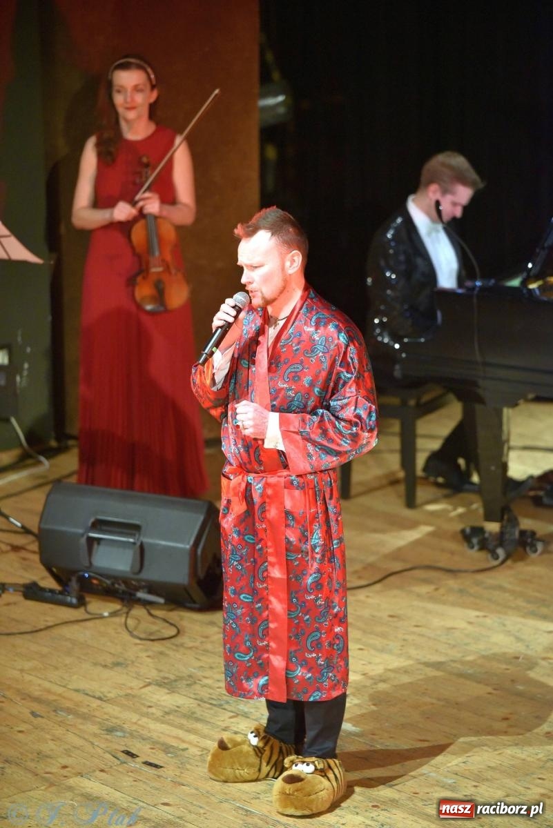 Zdjęcie w galerii na portalu naszraciborz.pl: Baśń dla dorosłych - operetka i musical na deskach RCK [FOTO i WIDEO] wiadomości z regionu