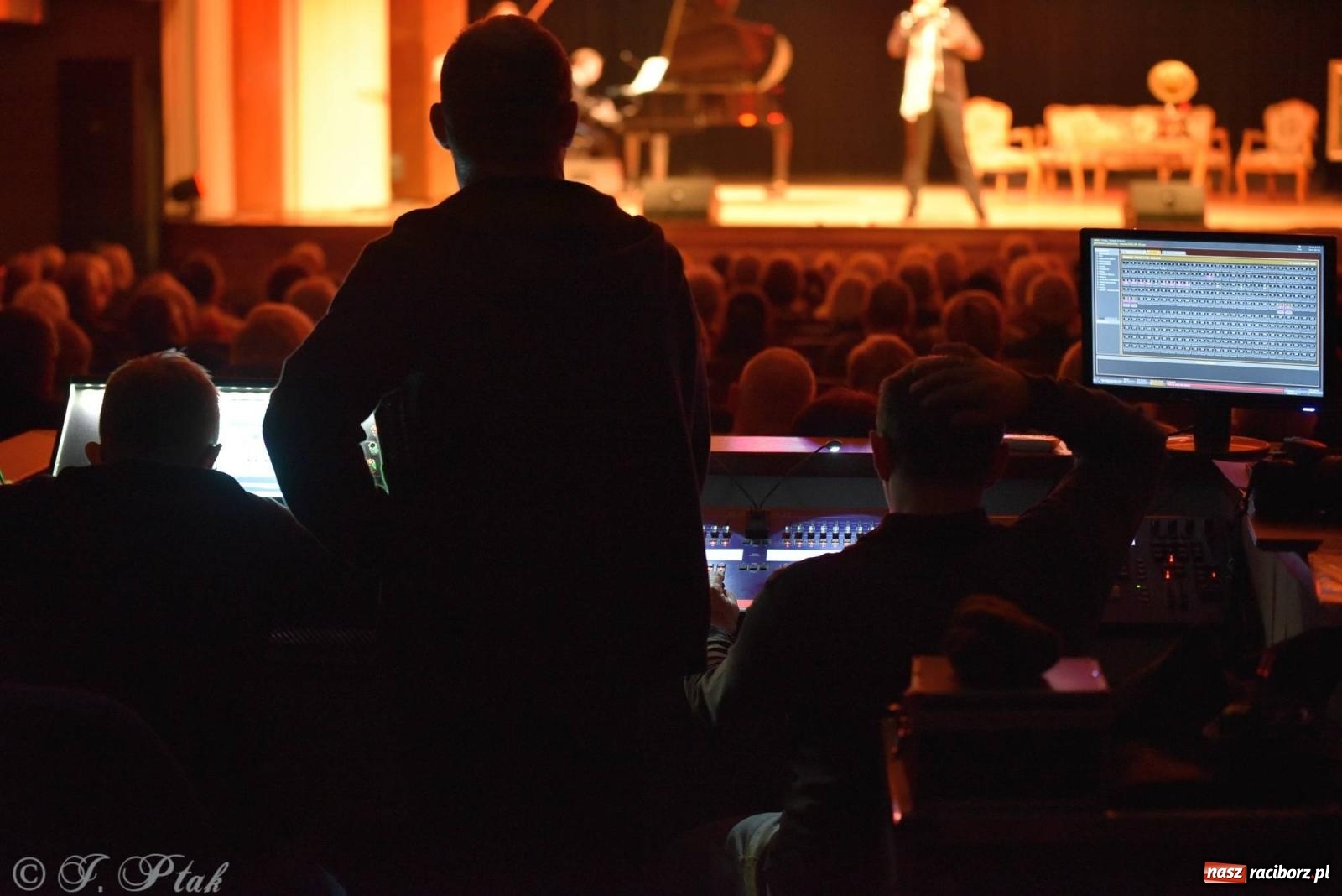 Zdjęcie w galerii na portalu naszraciborz.pl: Baśń dla dorosłych - operetka i musical na deskach RCK [FOTO i WIDEO] wiadomości z regionu