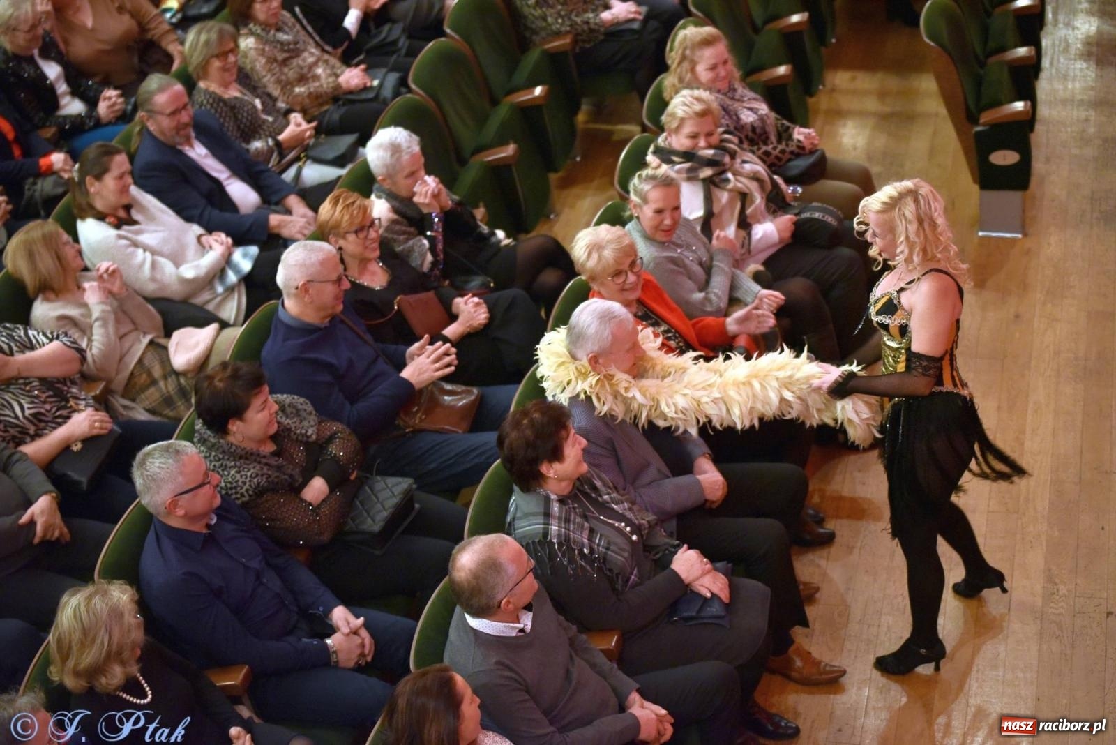 Zdjęcie w galerii na portalu naszraciborz.pl: Baśń dla dorosłych - operetka i musical na deskach RCK [FOTO i WIDEO] wiadomości z regionu