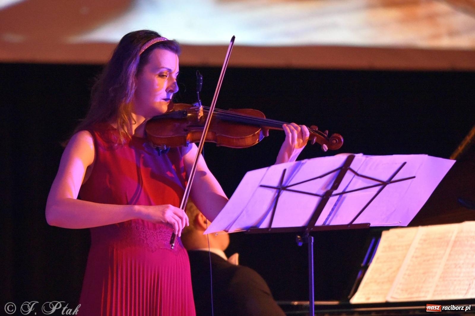 Zdjęcie w galerii na portalu naszraciborz.pl: Baśń dla dorosłych - operetka i musical na deskach RCK [FOTO i WIDEO] wiadomości z regionu
