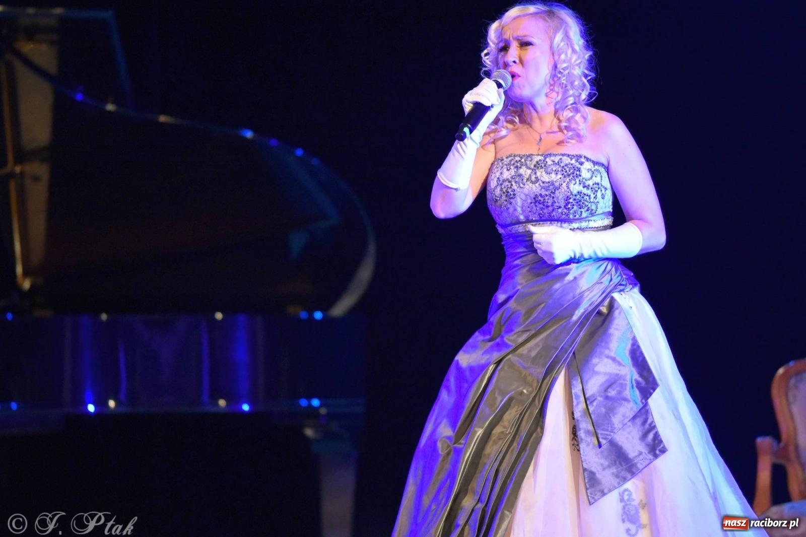 Zdjęcie w galerii na portalu naszraciborz.pl: Baśń dla dorosłych - operetka i musical na deskach RCK [FOTO i WIDEO] wiadomości z regionu