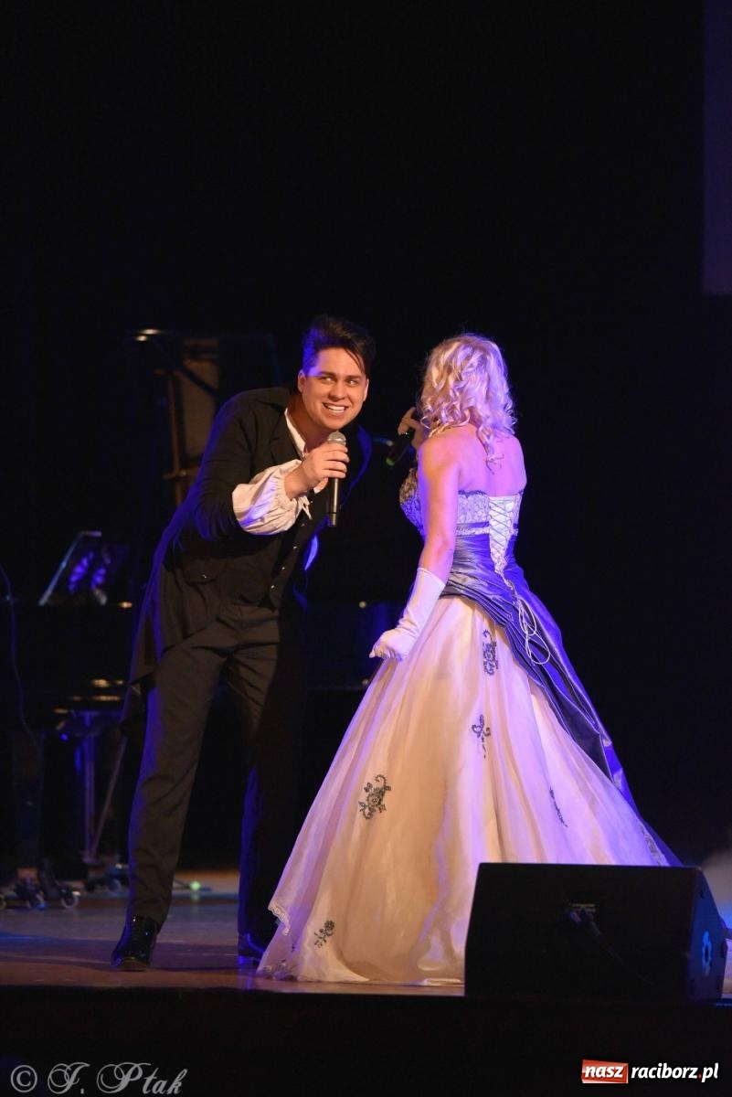 Zdjęcie w galerii na portalu naszraciborz.pl: Baśń dla dorosłych - operetka i musical na deskach RCK [FOTO i WIDEO] wiadomości z regionu