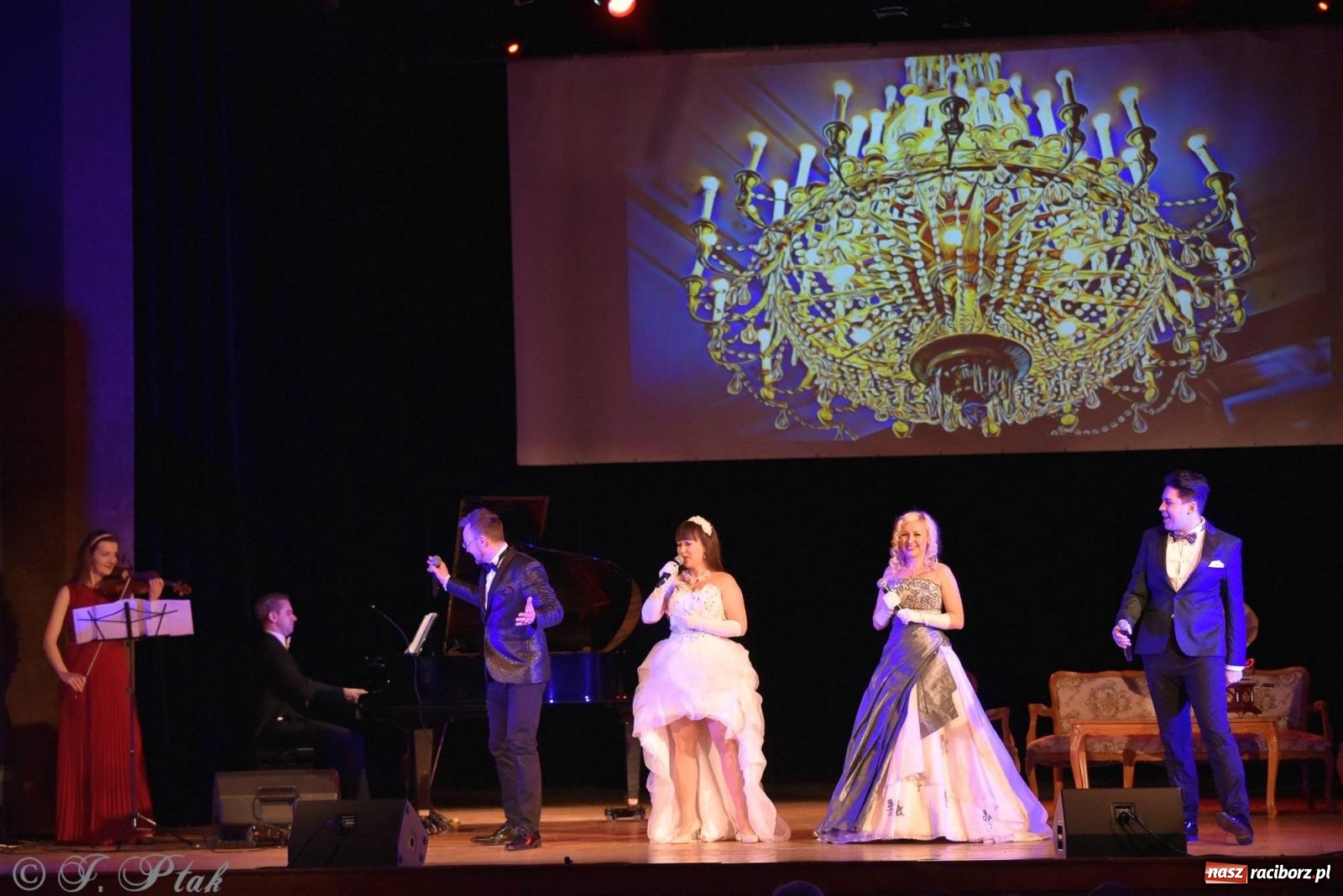 Zdjęcie w galerii na portalu naszraciborz.pl: Baśń dla dorosłych - operetka i musical na deskach RCK [FOTO i WIDEO] wiadomości z regionu
