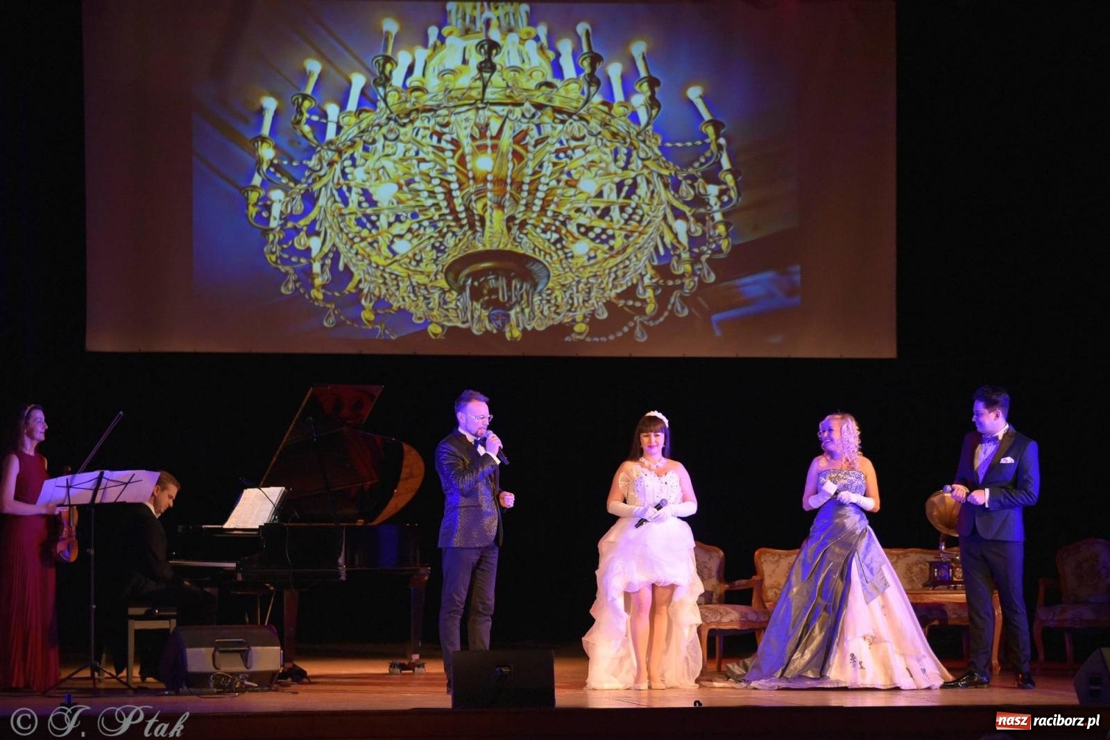 Zdjęcie w galerii na portalu naszraciborz.pl: Baśń dla dorosłych - operetka i musical na deskach RCK [FOTO i WIDEO] wiadomości z regionu