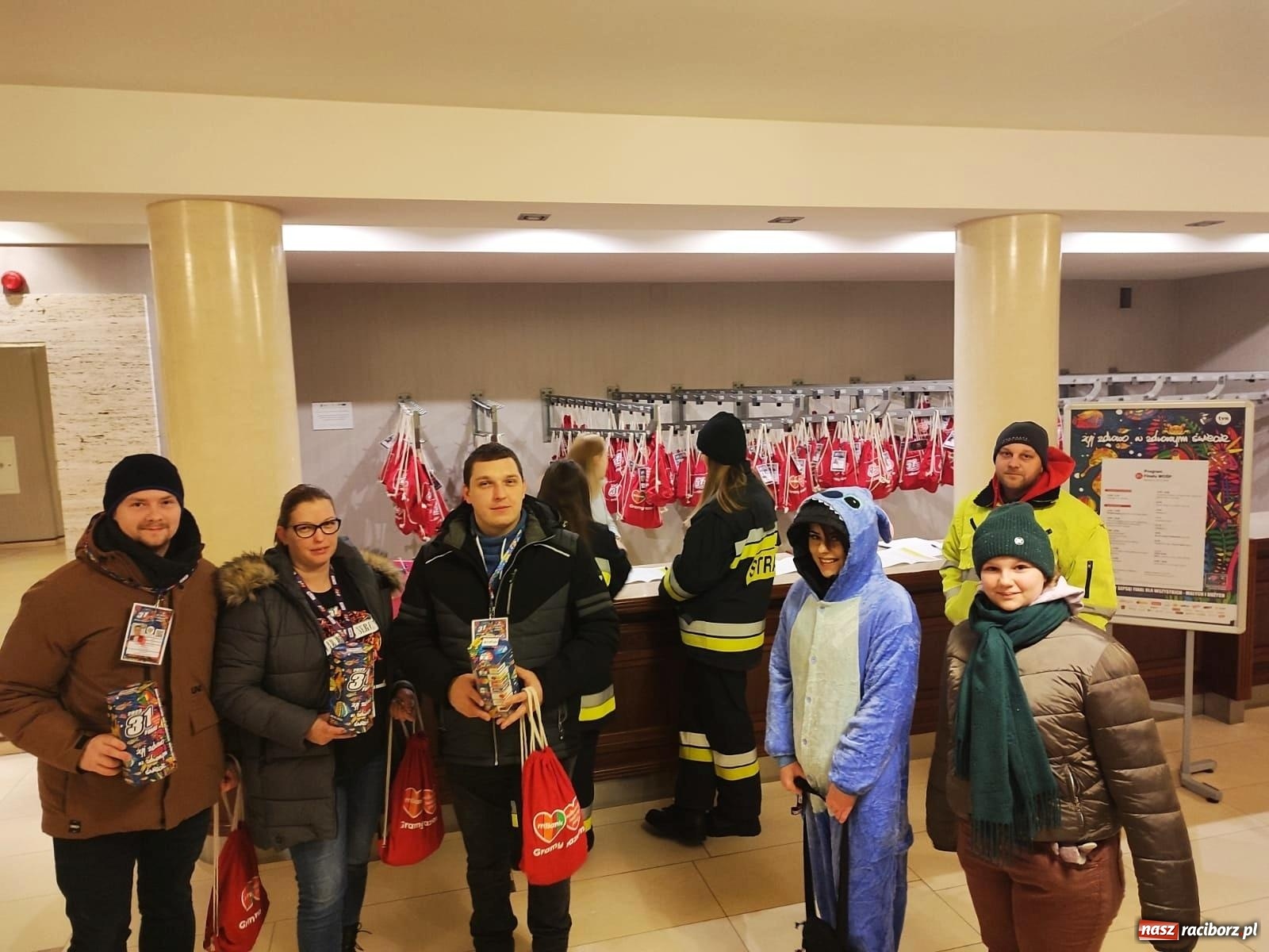 Zdjęcie w galerii na portalu naszraciborz.pl: Ruszył raciborski finał Wielkiej Orkiestry Świątecznej Pomocy [FOTO i WIDEO] wiadomości z regionu