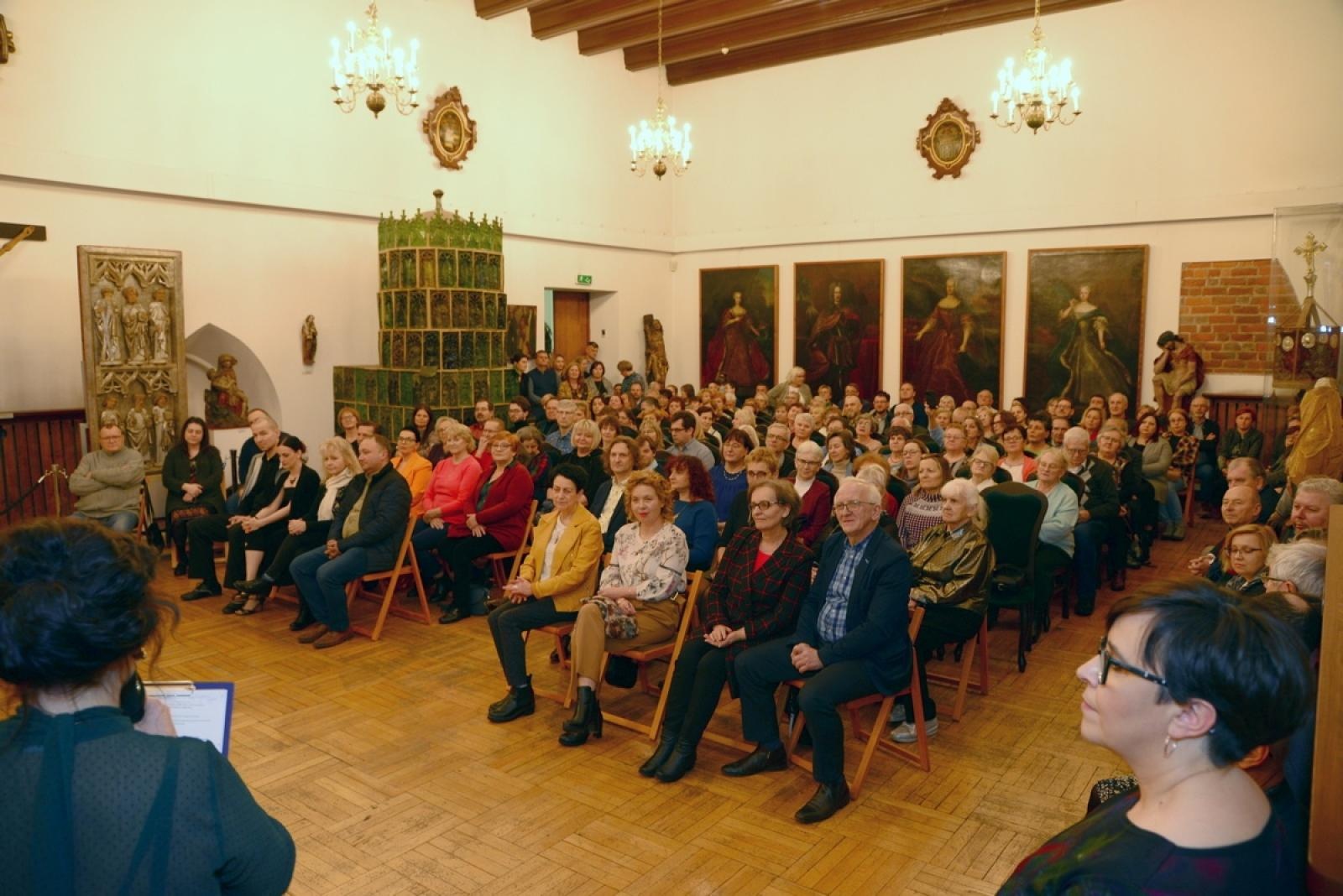 Zdjęcie w galerii na portalu naszraciborz.pl: Muzyczna podróż przez stulecia wiadomości z regionu